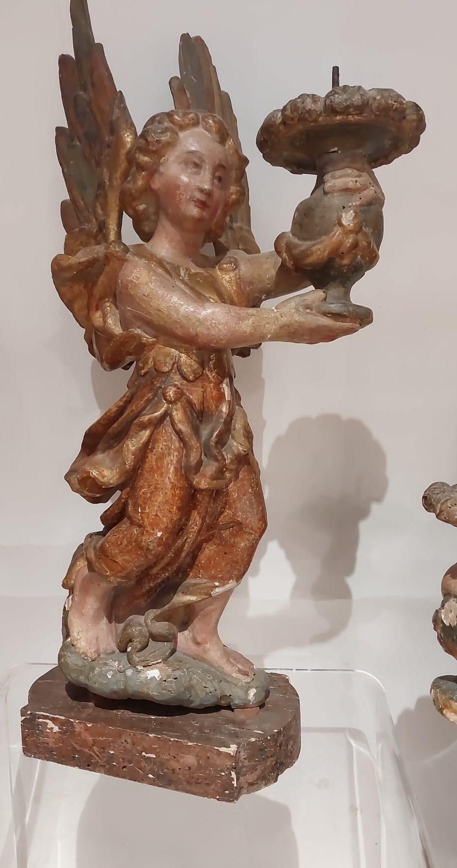 Pair of 18th century Archangels In Good Condition For Sale In Brussel, BE