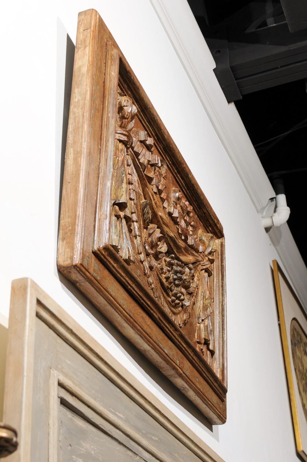 Pair of 18th Century Architectural Panels with Swags Hand Carved in Low-Relief In Good Condition For Sale In Atlanta, GA