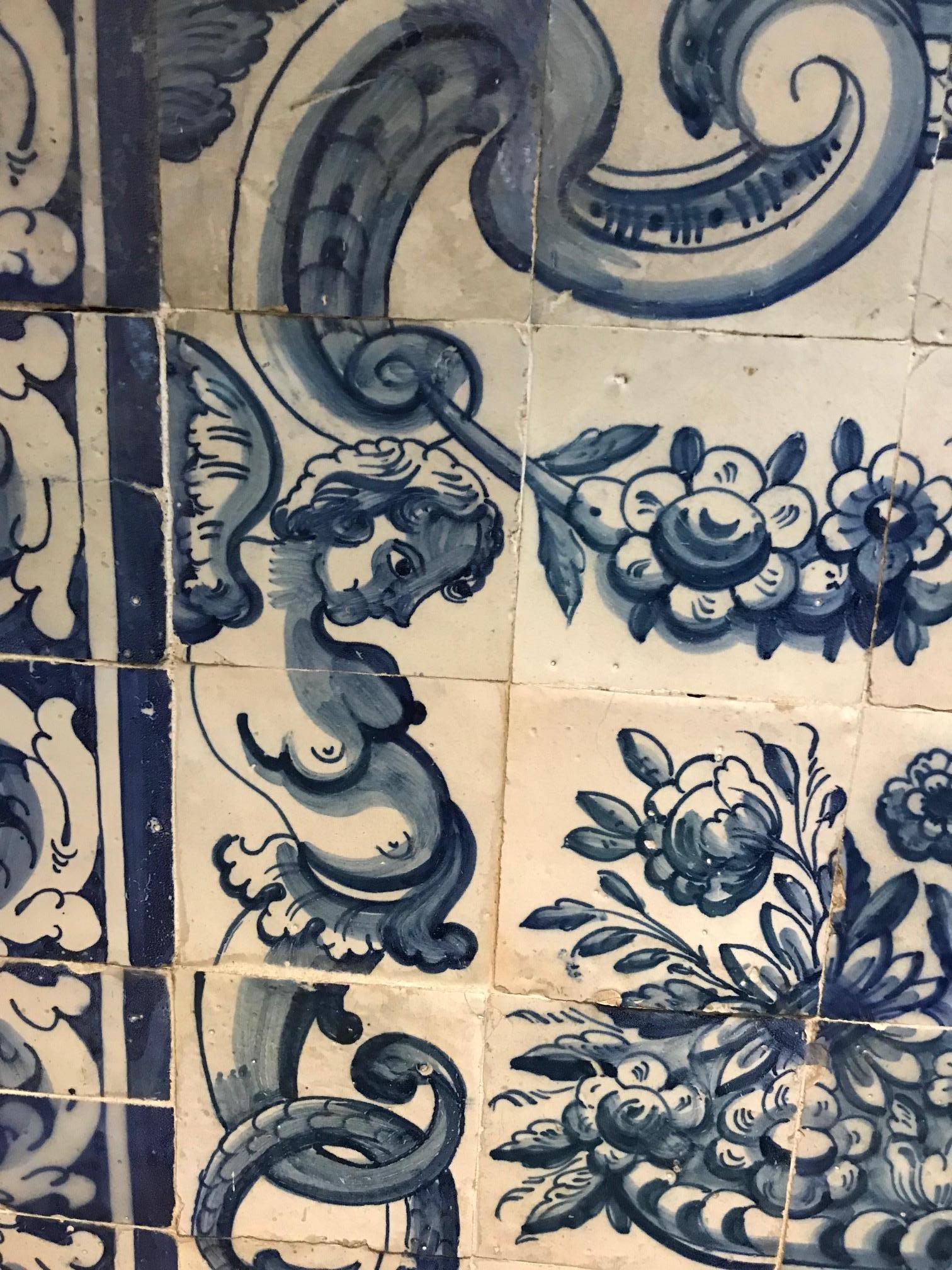 Pair of 18th Century Azulejos Flower Murals in Blue In Good Condition For Sale In Lisbon, PT