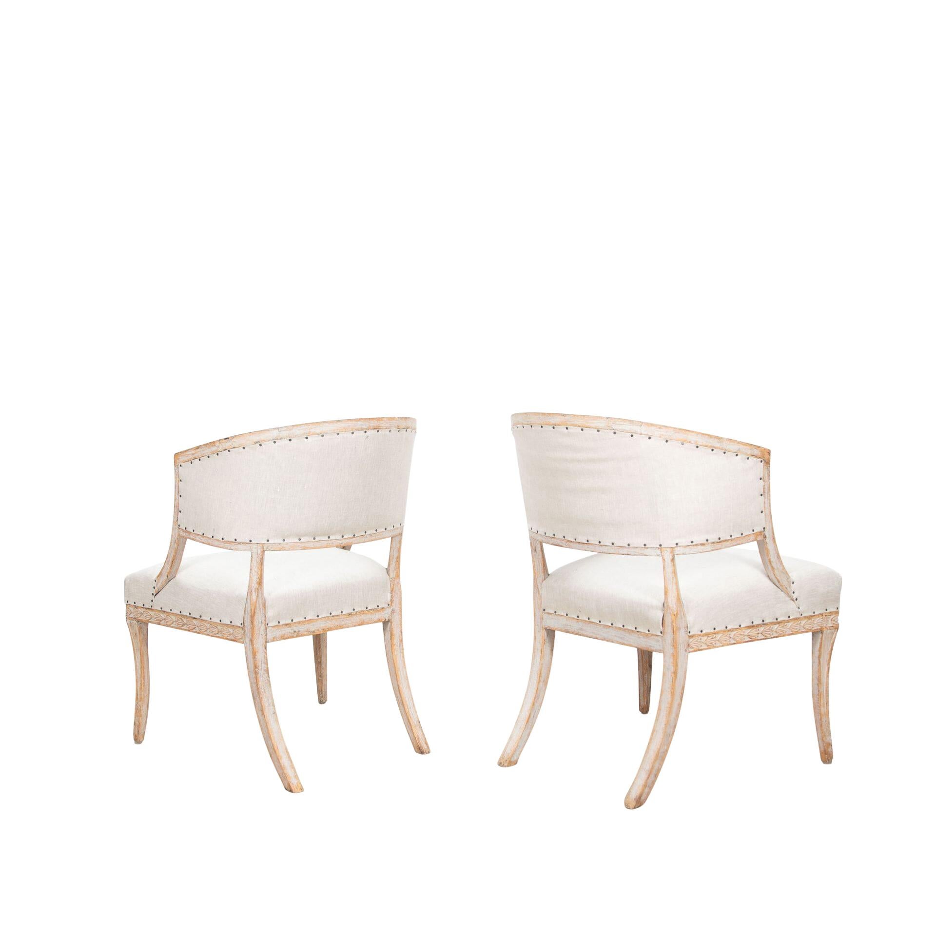 Paar Stühle mit Fassrücken aus dem 18. (Schwedisch) im Angebot