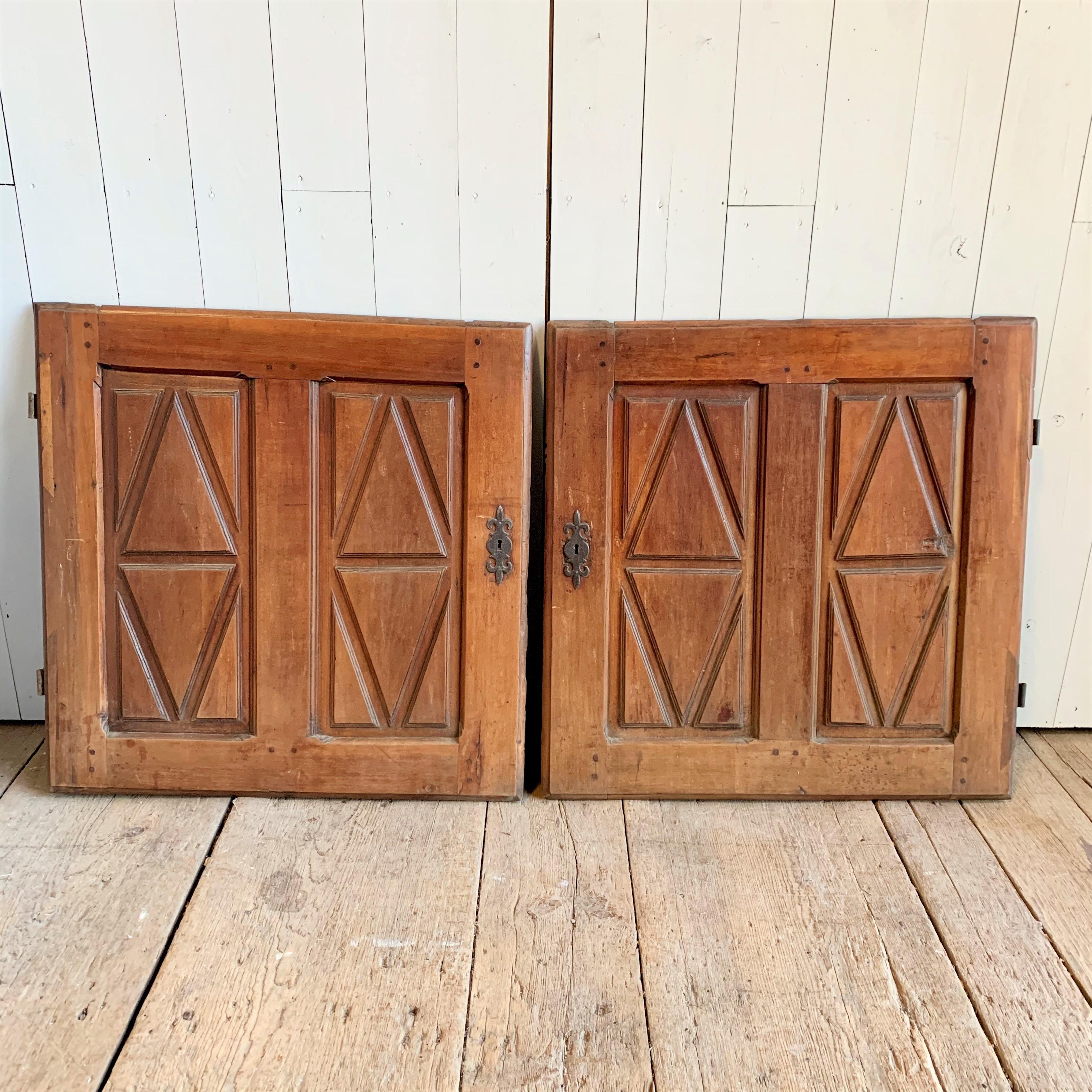Pair of 18th Century Cabinet Doors, Cherry In Good Condition In Doylestown, PA