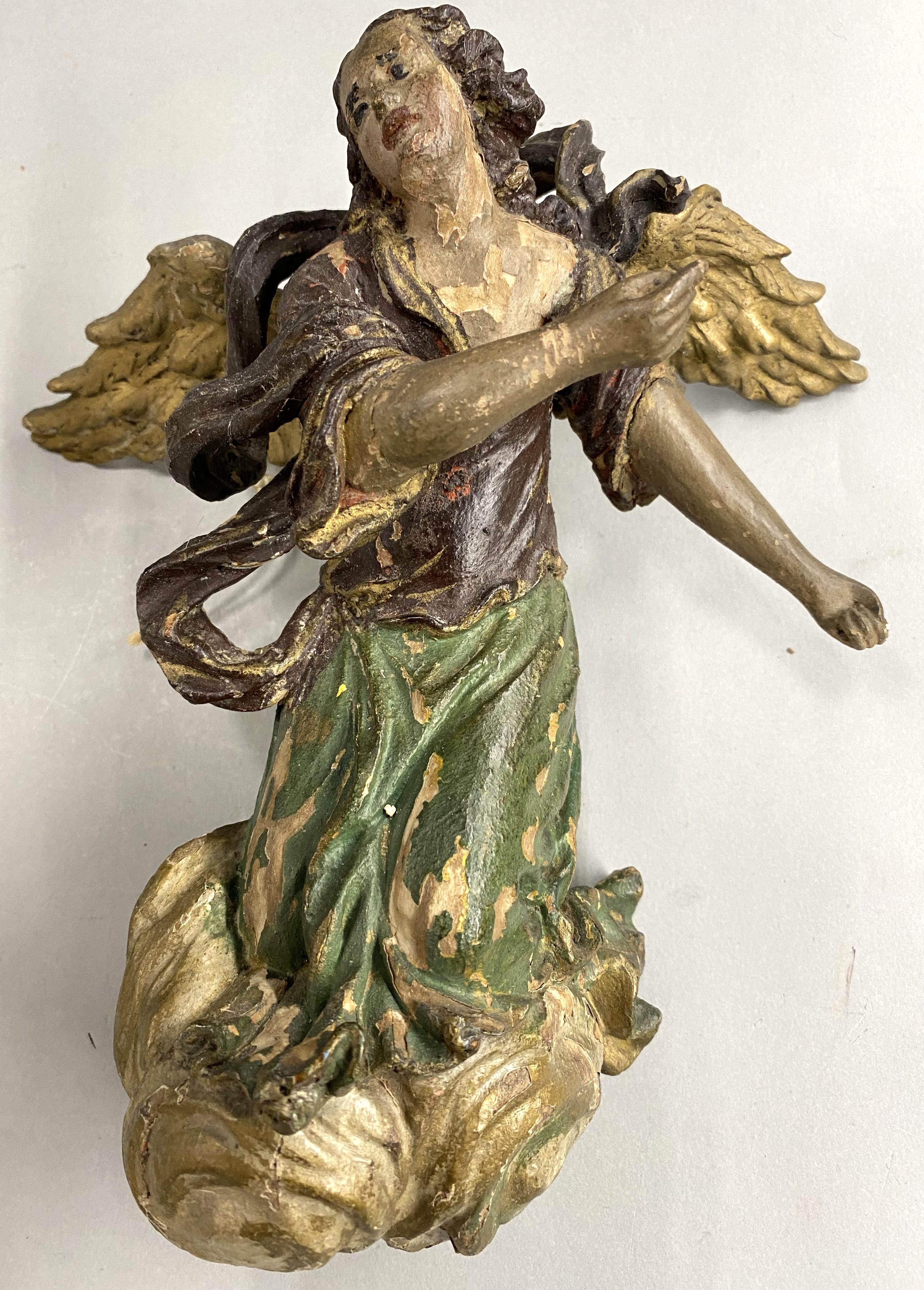 Bois Paire d'anges sculptés en polychrome, probablement français, du 18ème siècle en vente