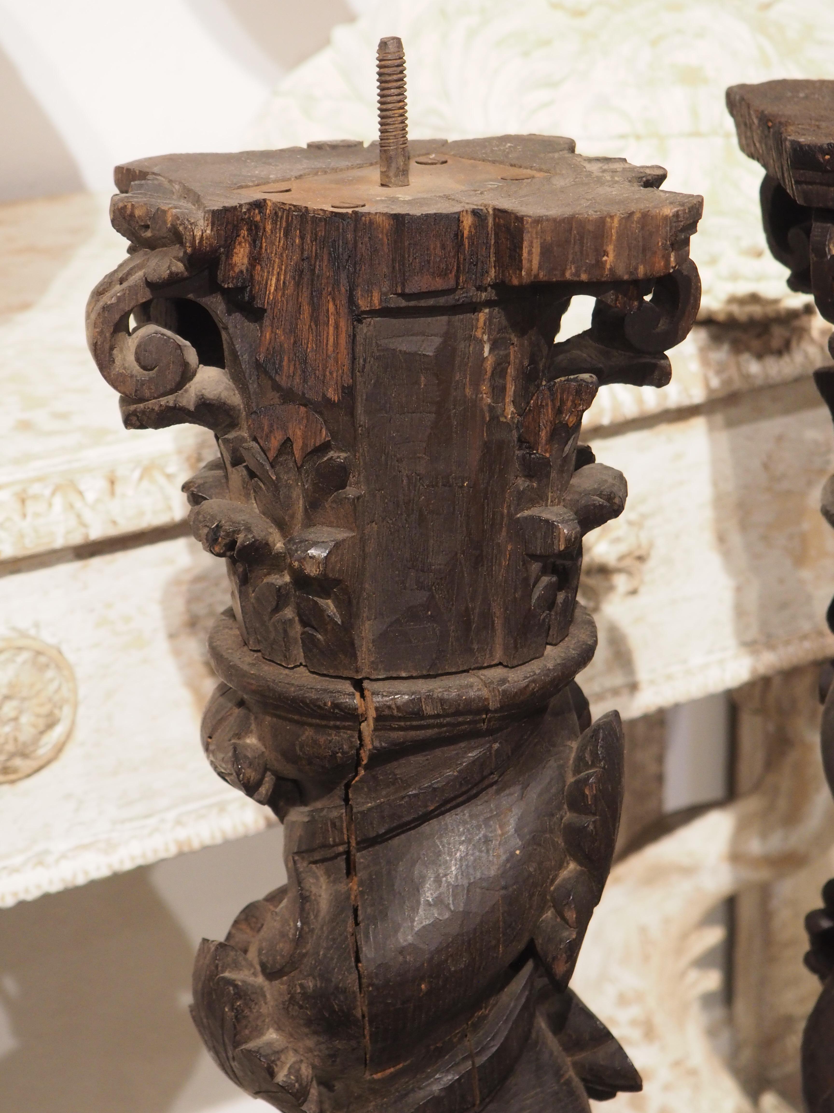 Paire de colonnes solomoniques du 18ème siècle en châtaignier sculpté du Portugal en vente 4