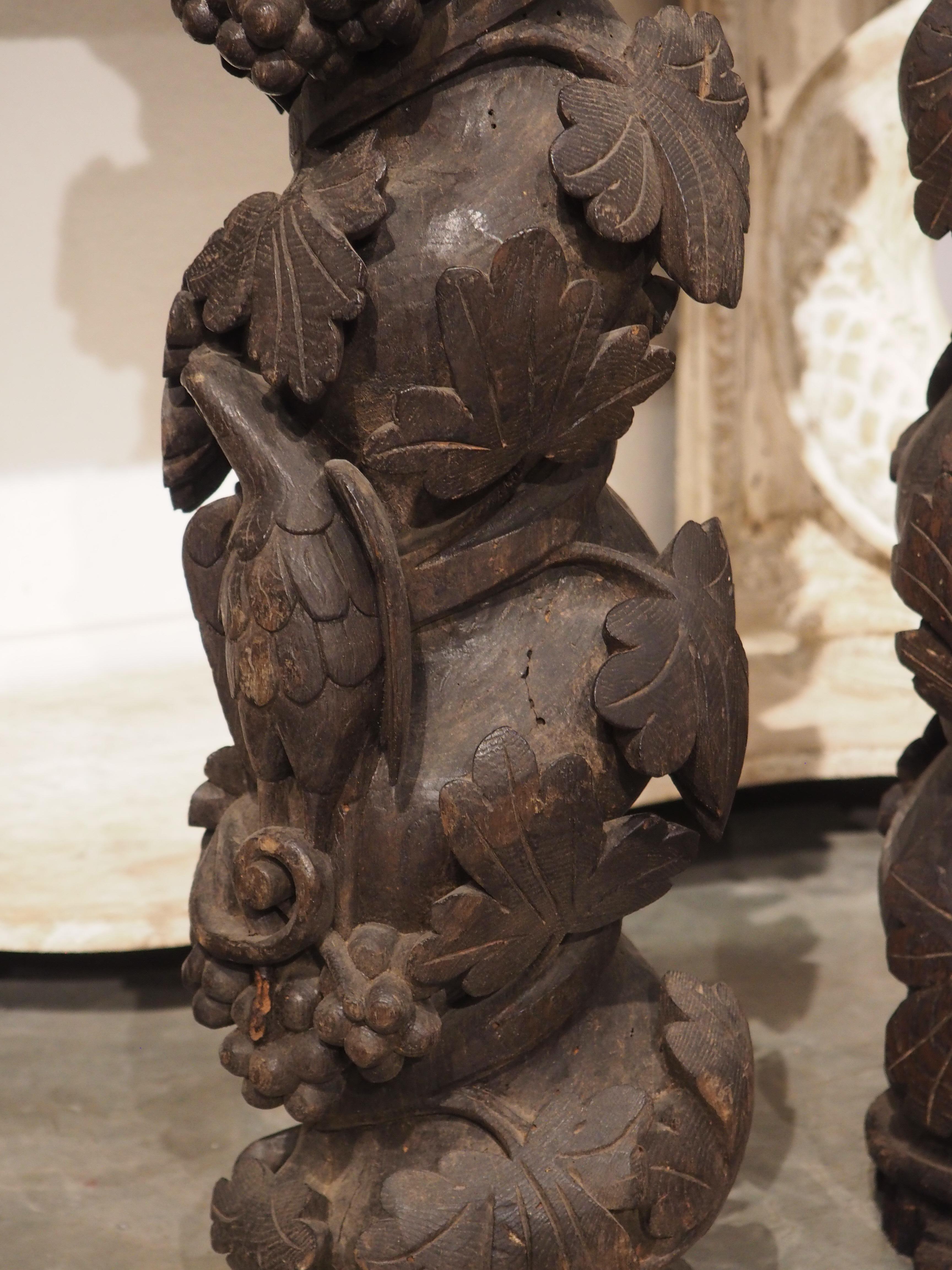 Ein Paar geschnitzte Solomonische Säulen aus Kastanienholz aus Portugal aus dem 18. Jahrhundert im Angebot 6