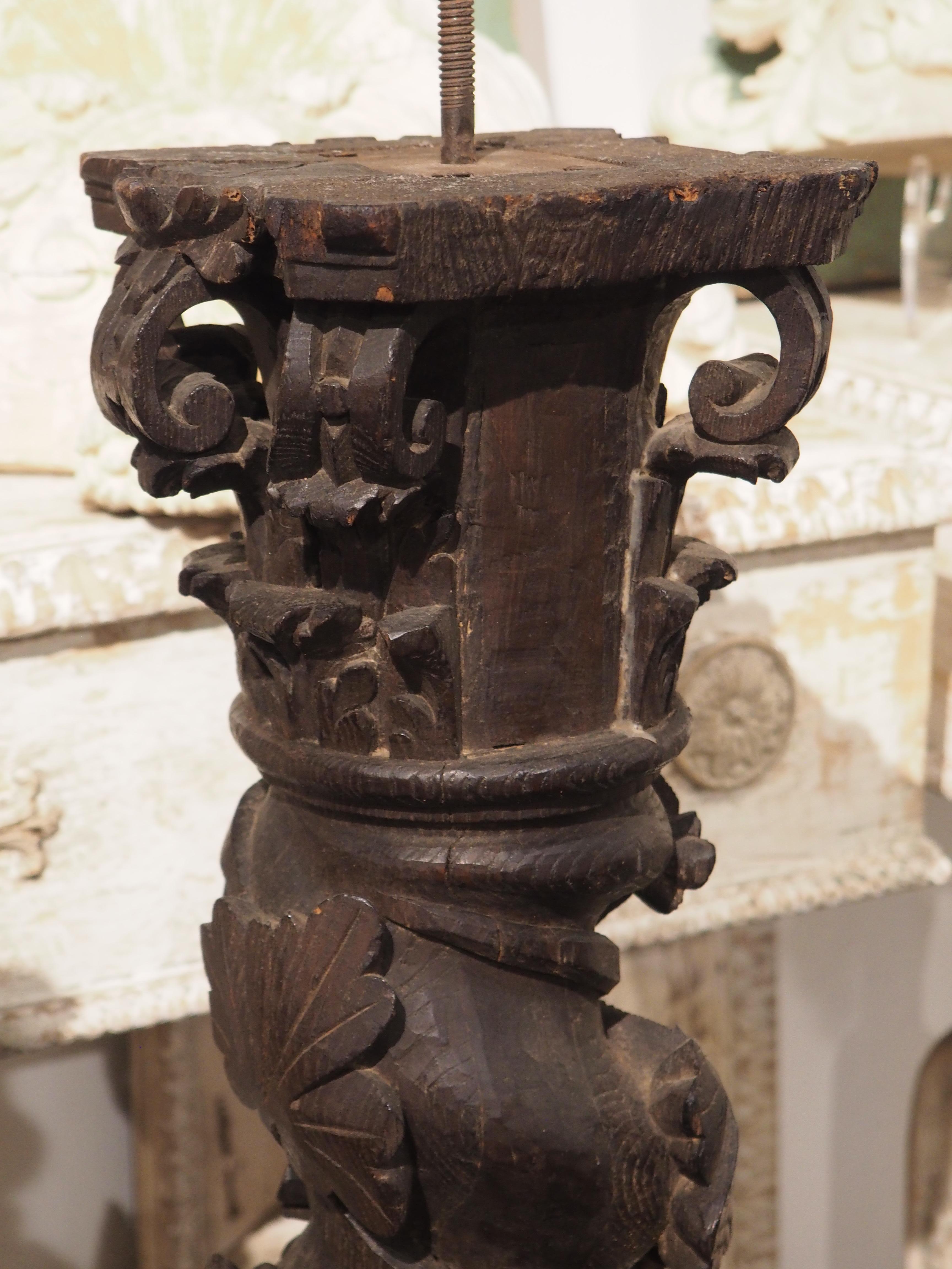 Paire de colonnes solomoniques du 18ème siècle en châtaignier sculpté du Portugal en vente 7