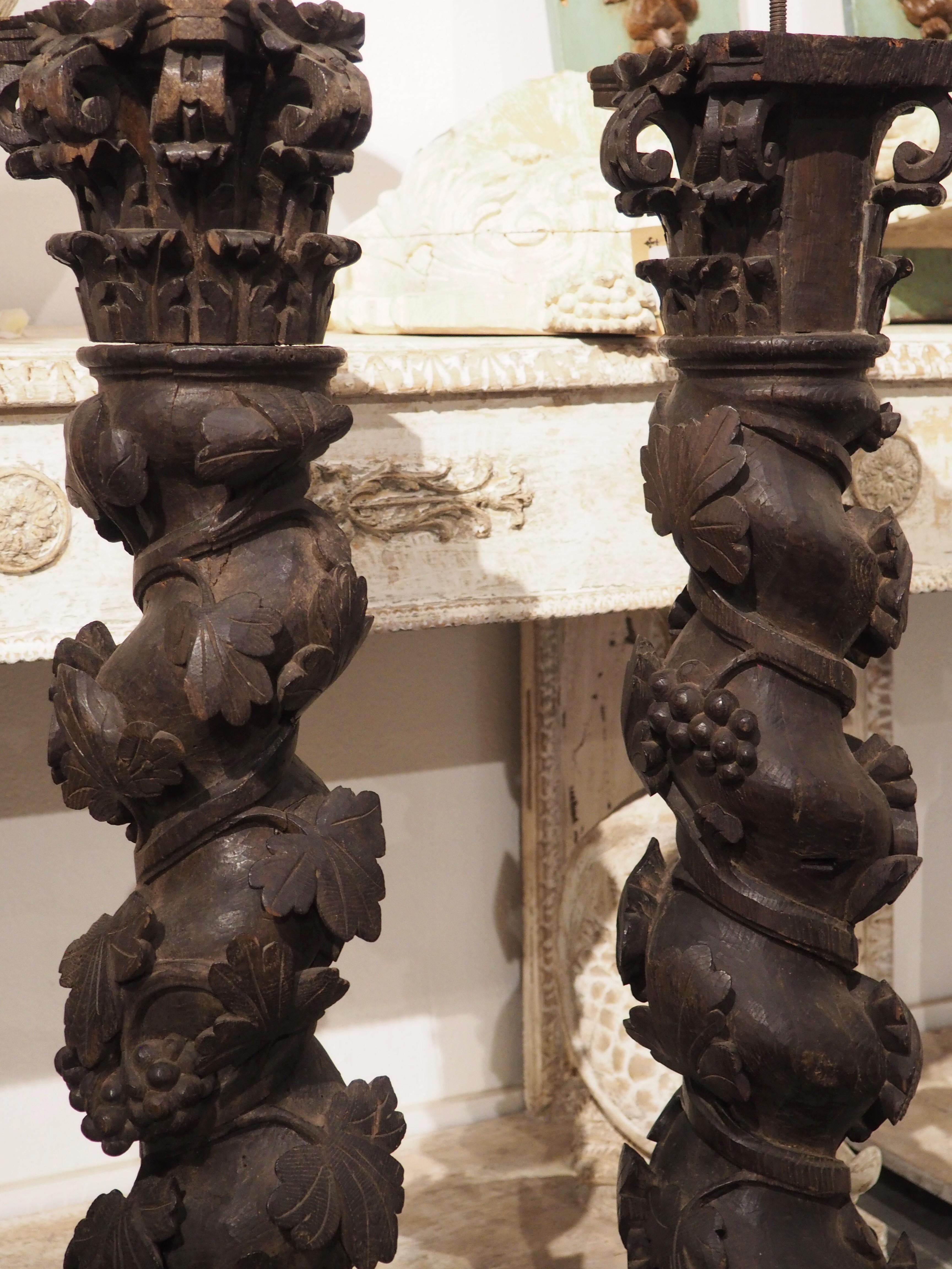 Paire de colonnes solomoniques du 18ème siècle en châtaignier sculpté du Portugal en vente 9