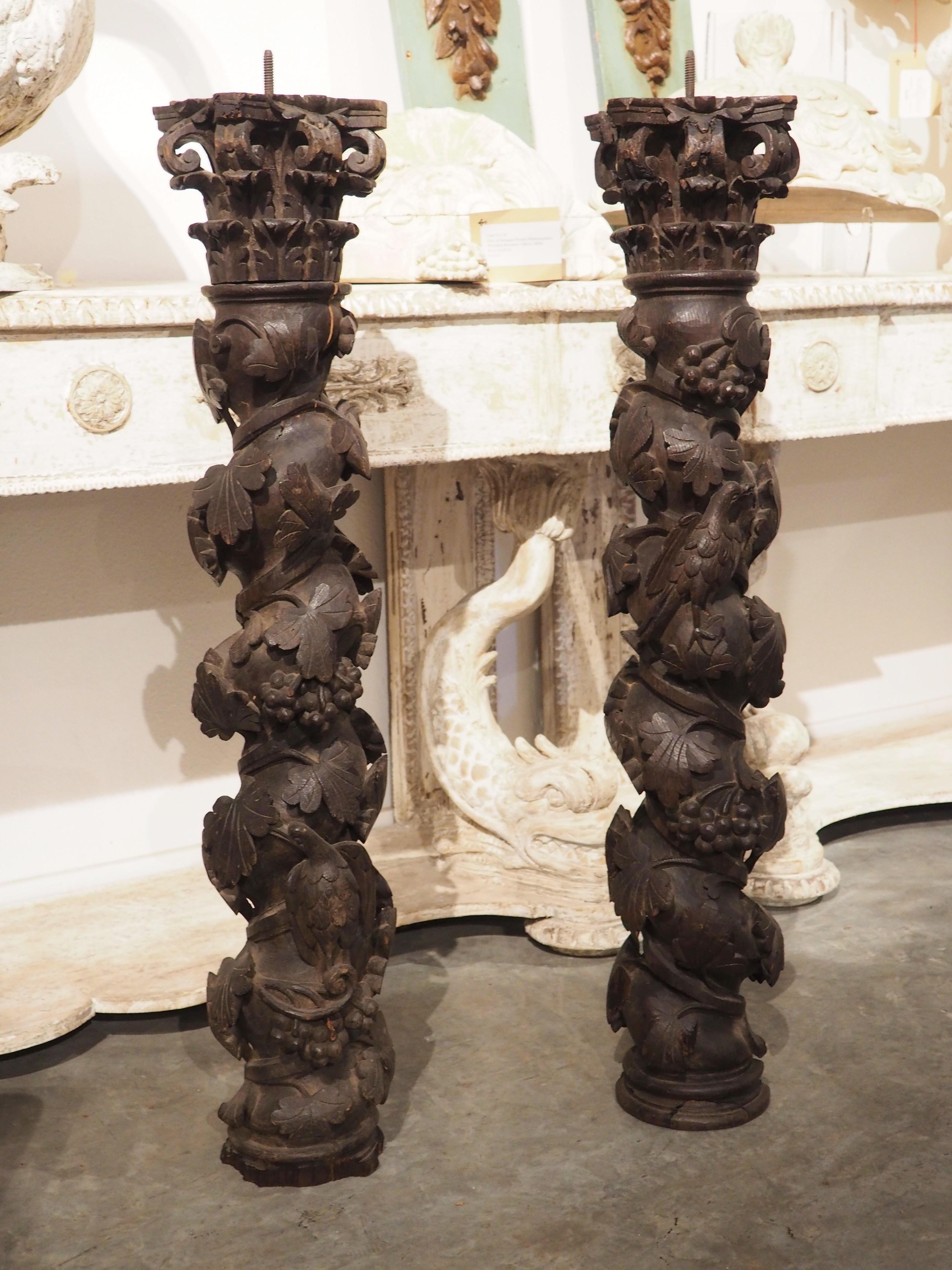 Paire de colonnes solomoniques du 18ème siècle en châtaignier sculpté du Portugal en vente 11