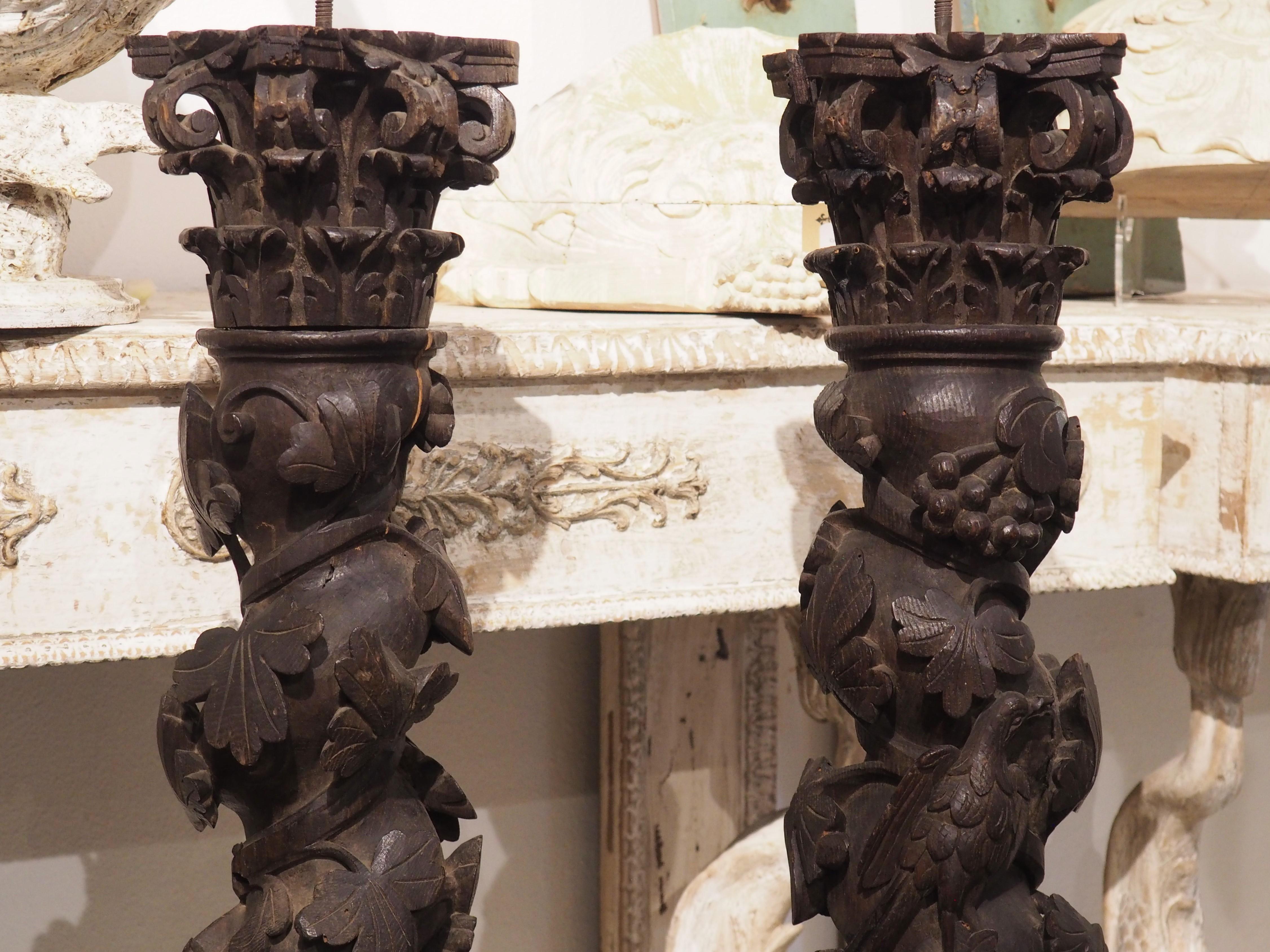 Baroque Paire de colonnes solomoniques du 18ème siècle en châtaignier sculpté du Portugal en vente