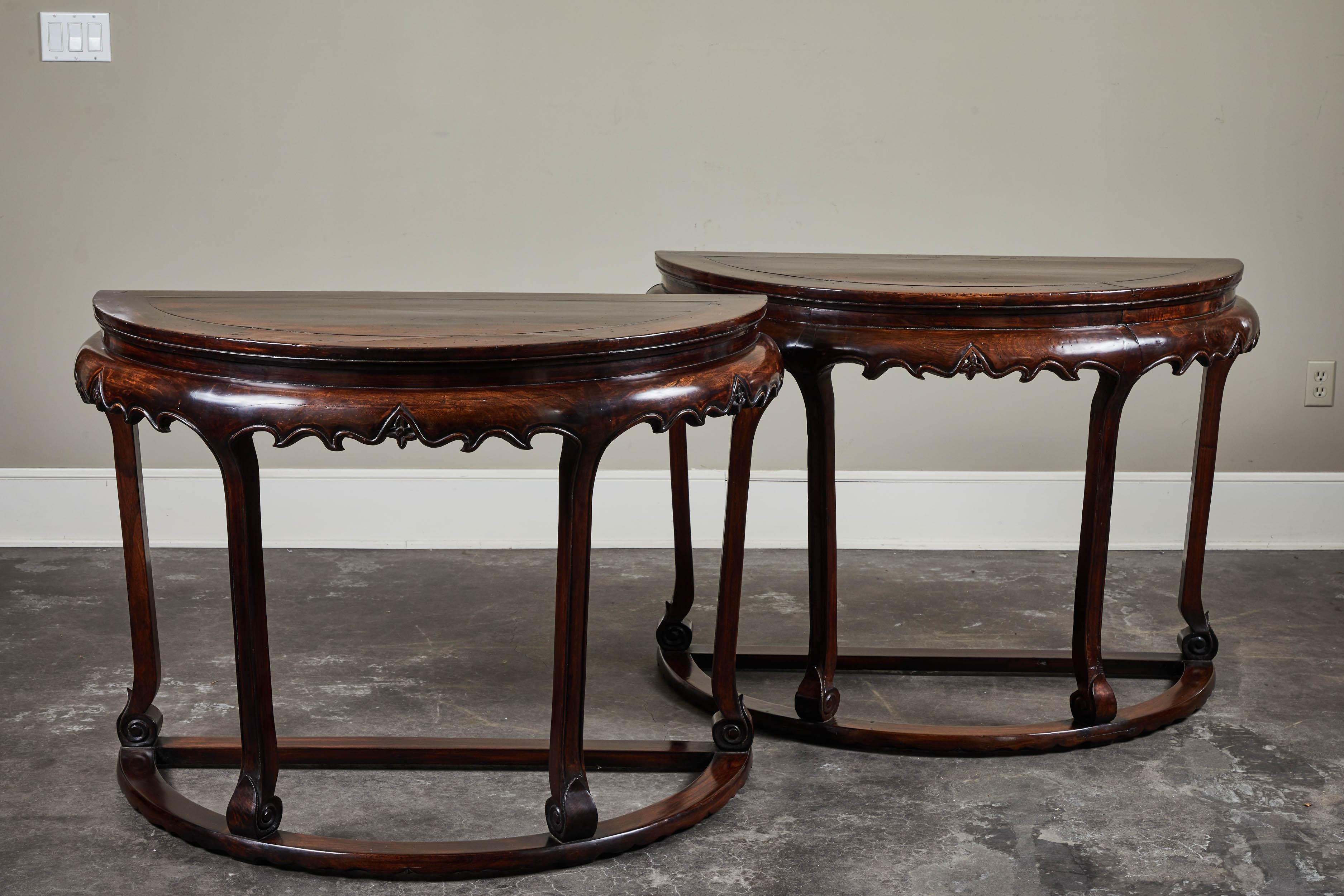 Pair of 18th Century Carved Demilunes In Good Condition For Sale In Pasadena, CA