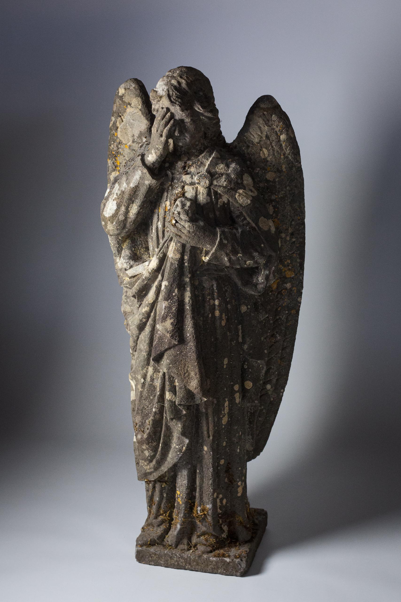 Pair of 18th Century Carved Limestone Angels For Sale 2