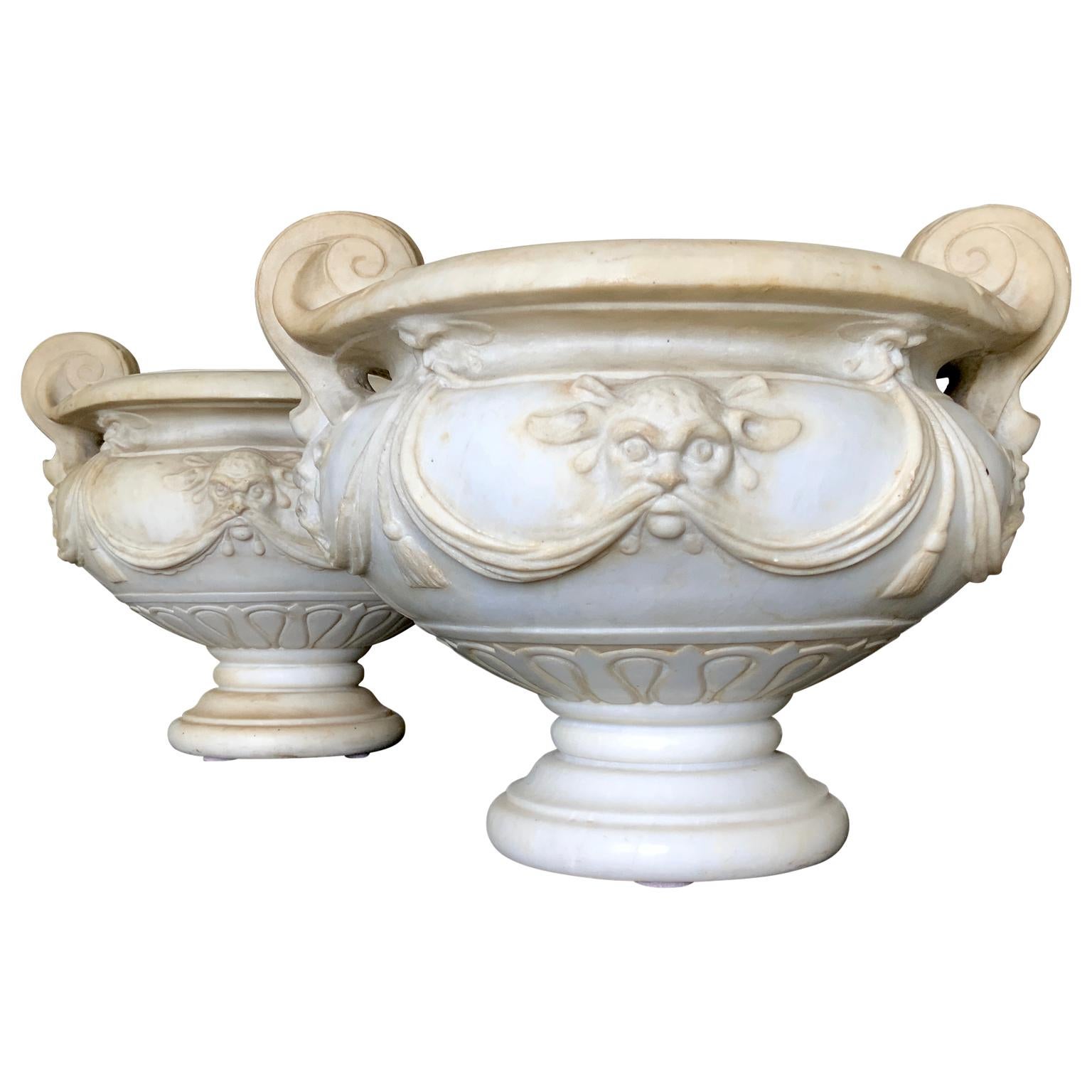 Hand-Carved Pair of 18th Century Carved White Marble Garden Urns, Italy