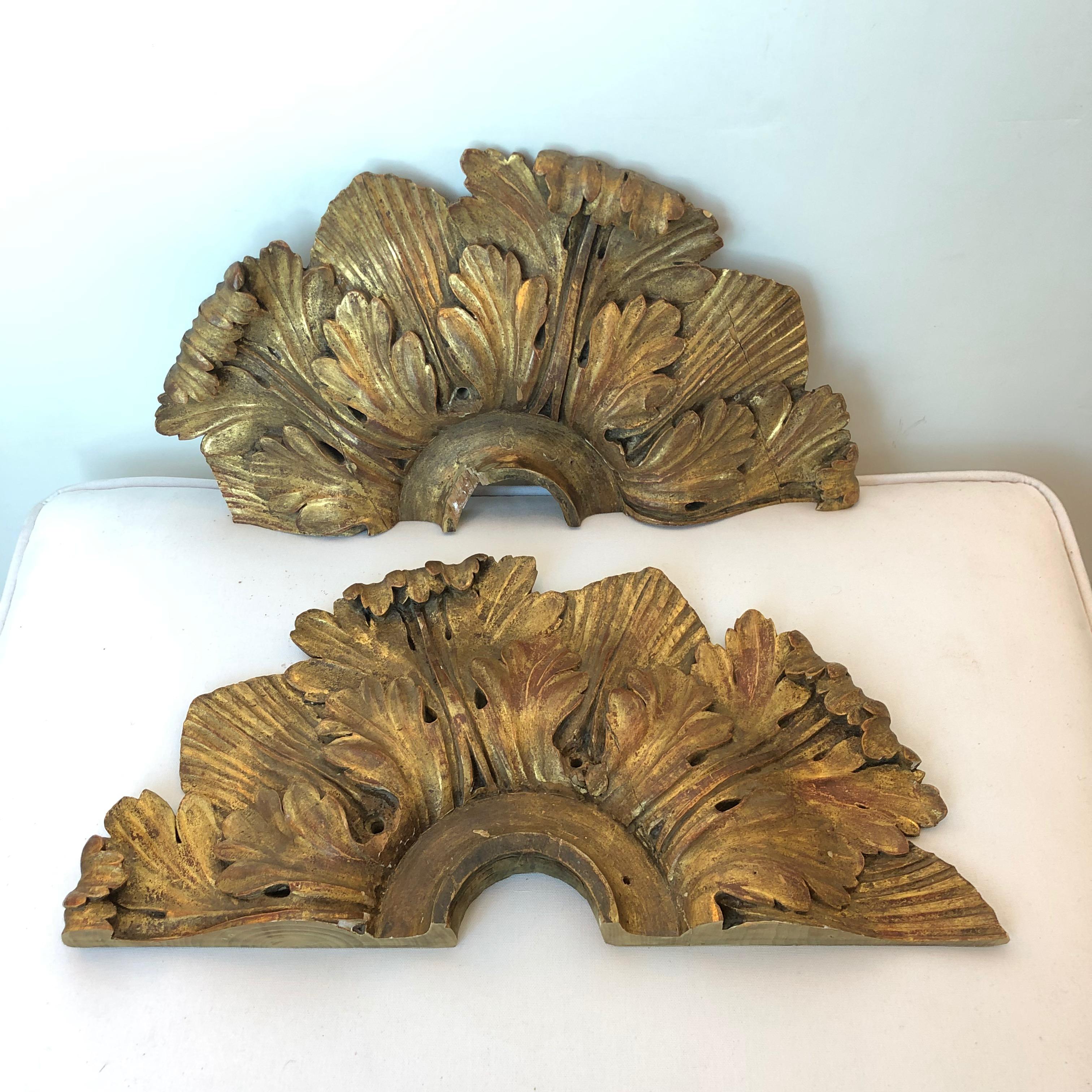 French Pair of 18th Century Carved Wood Gold Leaf Fan For Sale