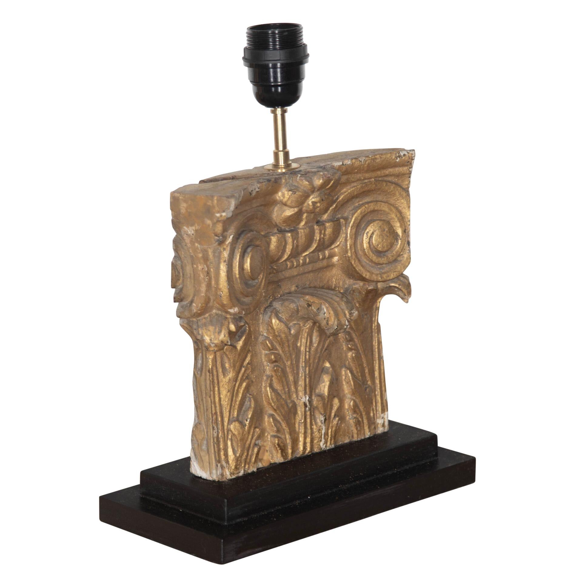 Paire de chapiteaux en bois sculpté du XVIIIe siècle transformés en lampes.
Recâblage et test PAT selon les normes britanniques.
Cet article a passé le test PAT conformément aux normes britanniques.