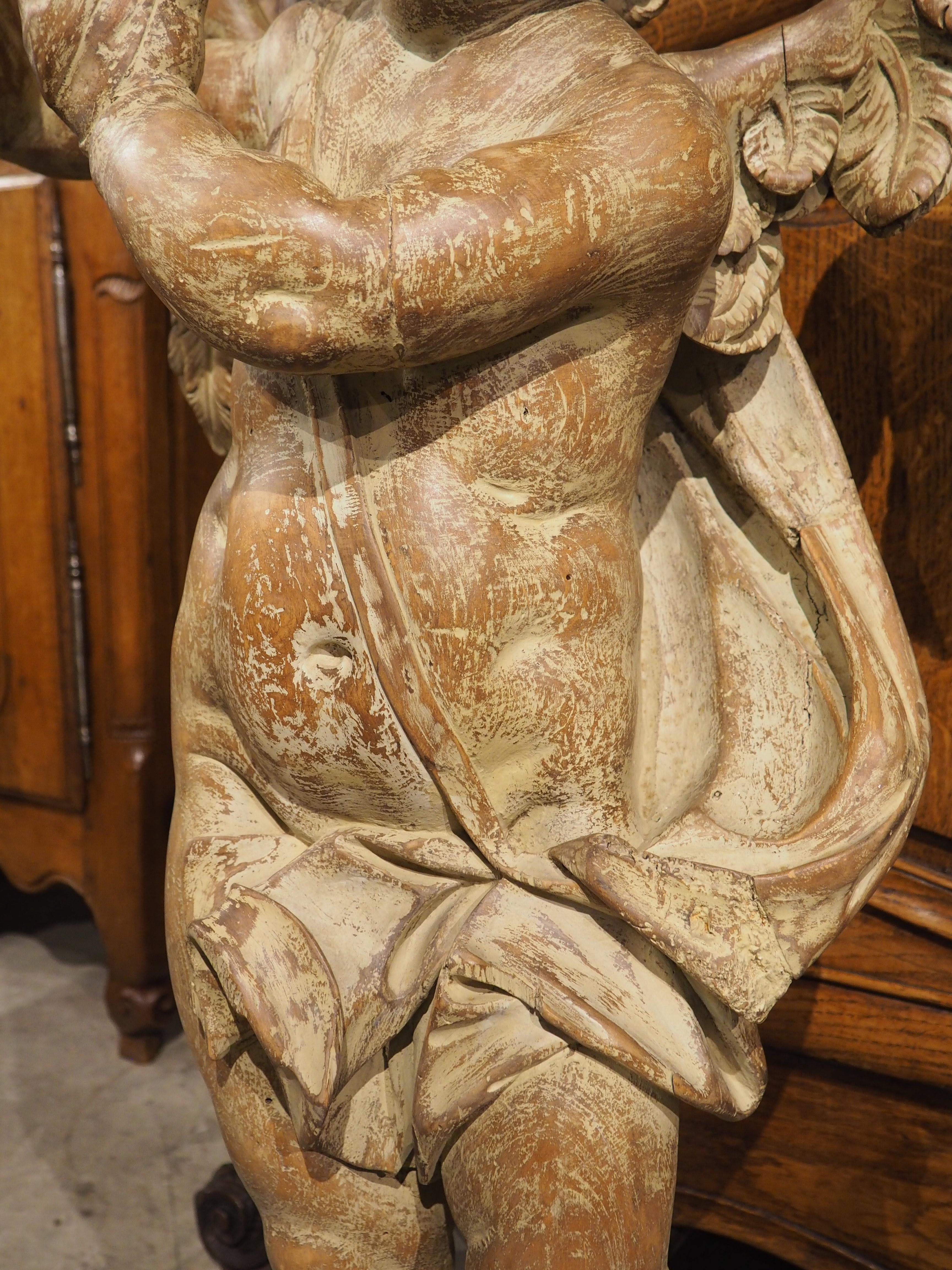 Pair of 18th Century Carved Wooden Winged Cherubs from Italy In Good Condition For Sale In Dallas, TX