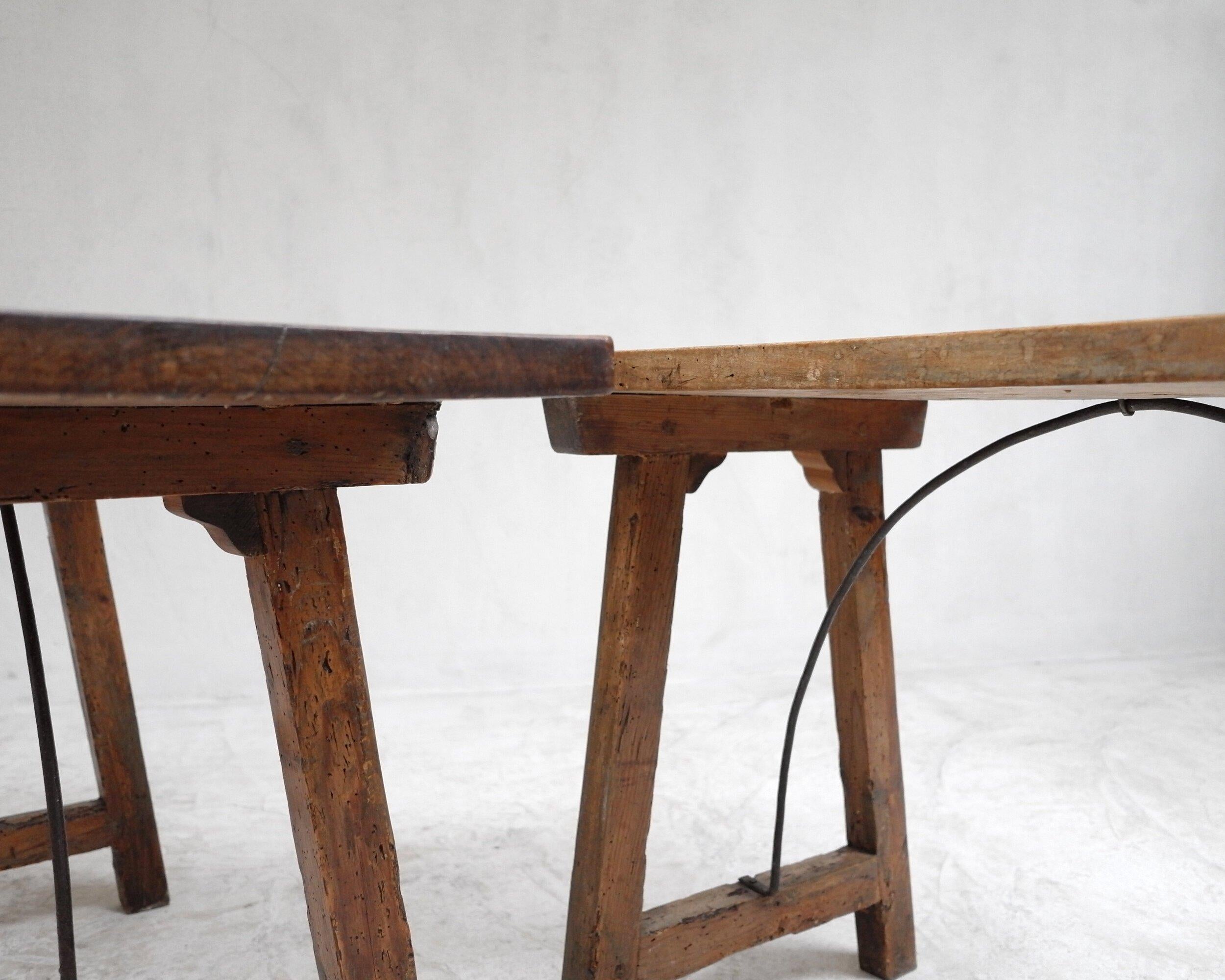 Pair of 18th Century Catalan Tables In Good Condition For Sale In Ghent, BE