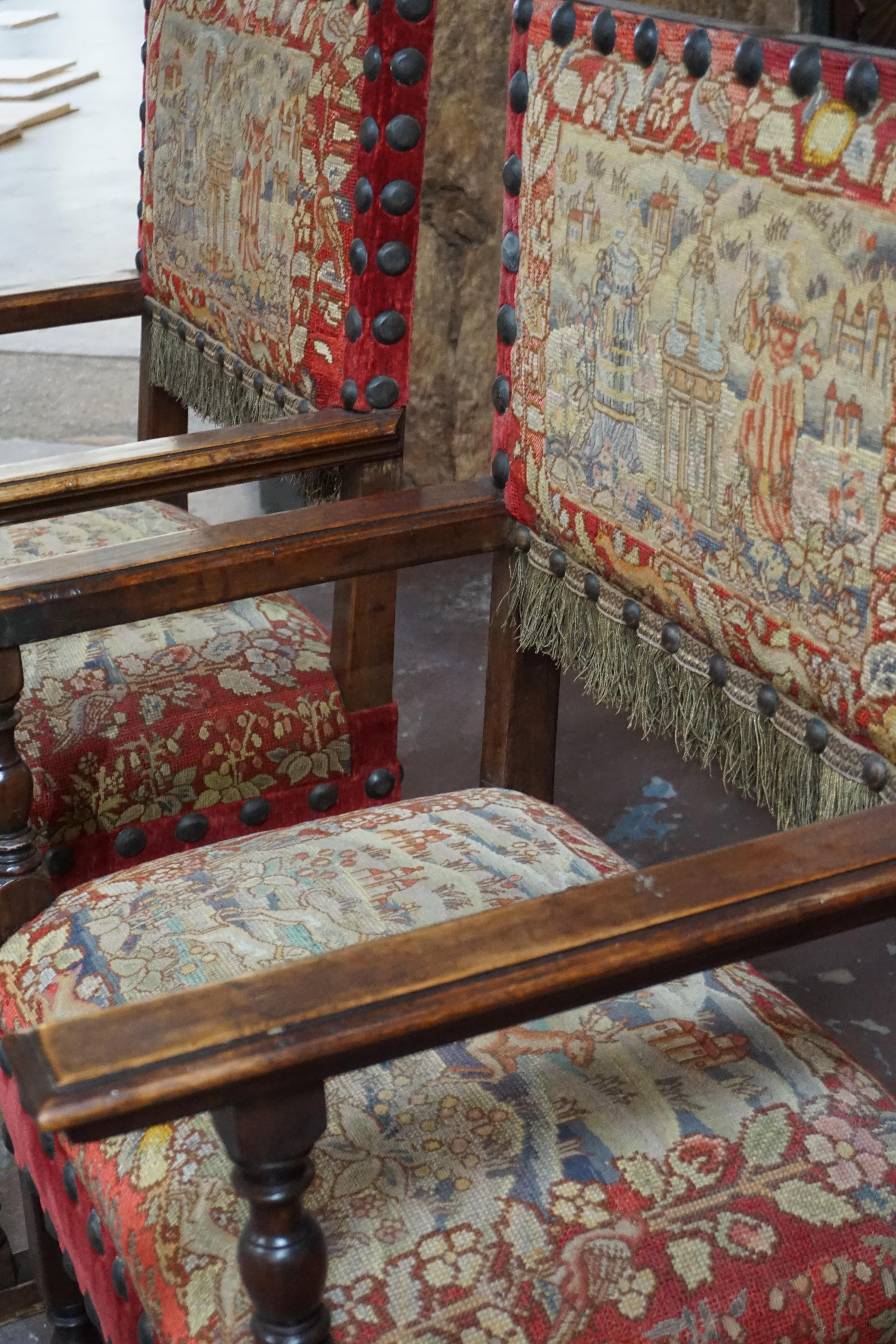 Pair of 18th Century Chairs In Good Condition In Dallas, TX