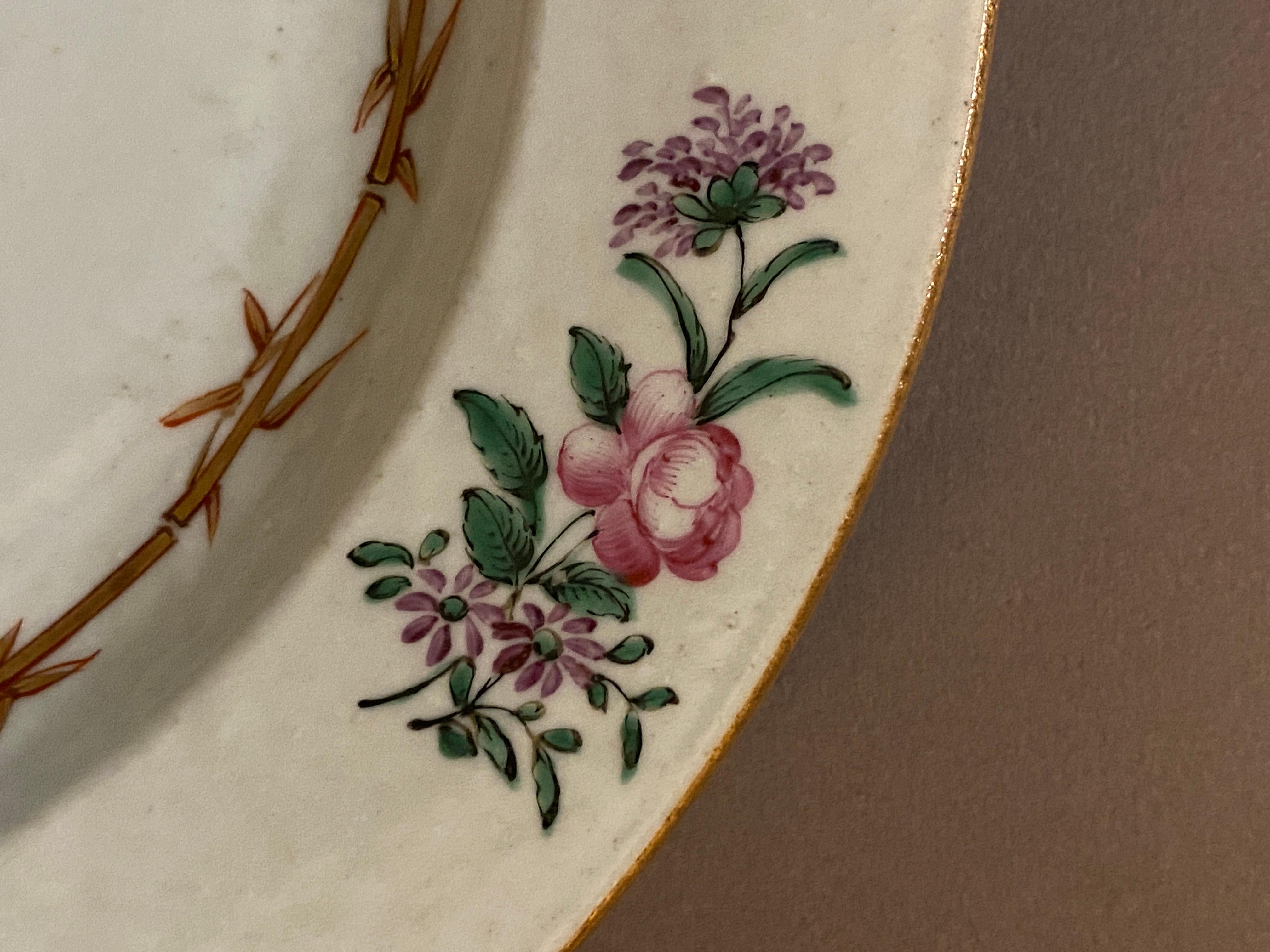 Paire d'assiettes en porcelaine de la Compagnie de Chine de l'Est des Indes du 18e siècle en vente 5
