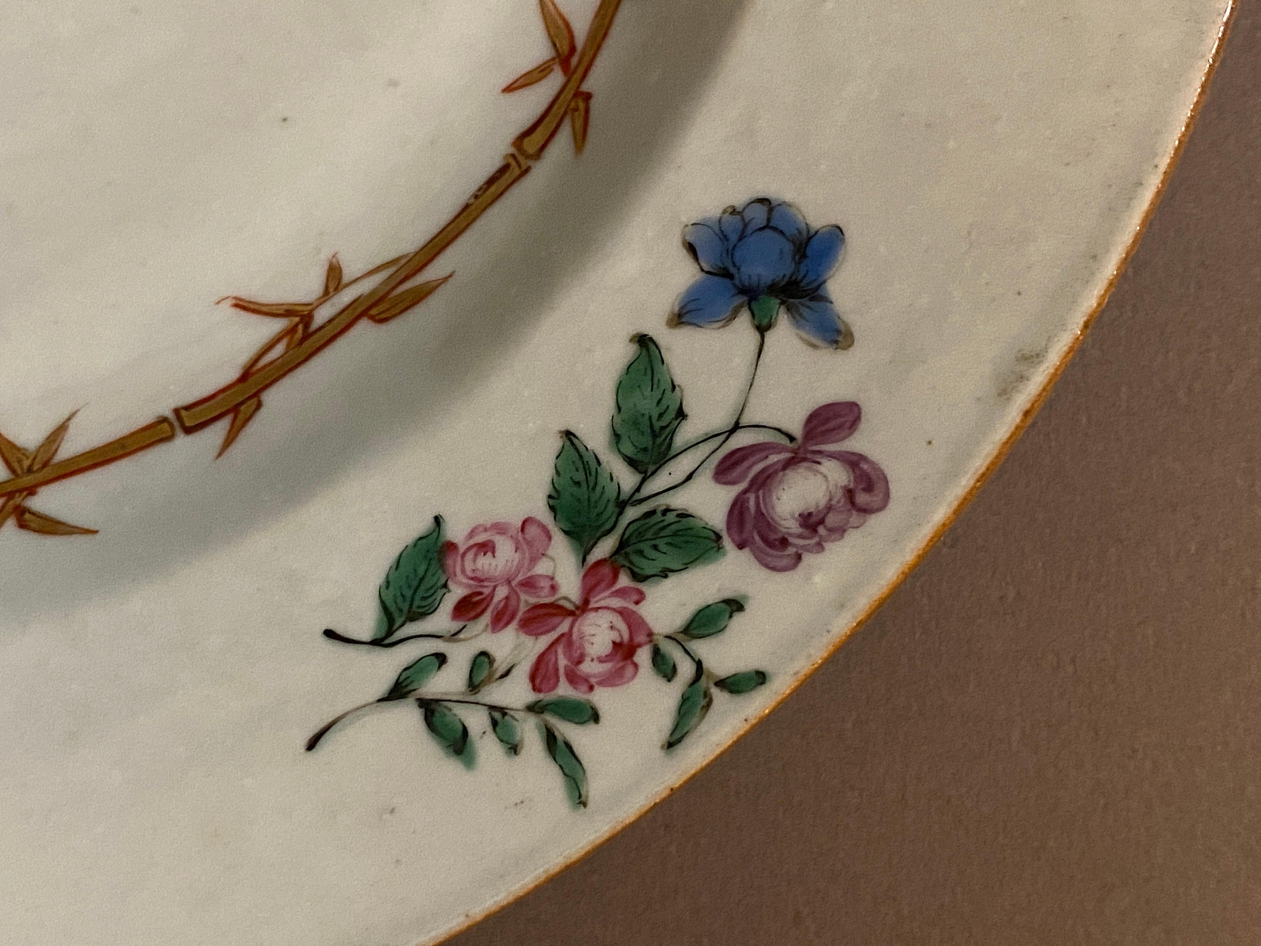 Paire d'assiettes en porcelaine de la Compagnie de Chine de l'Est des Indes du 18e siècle en vente 7