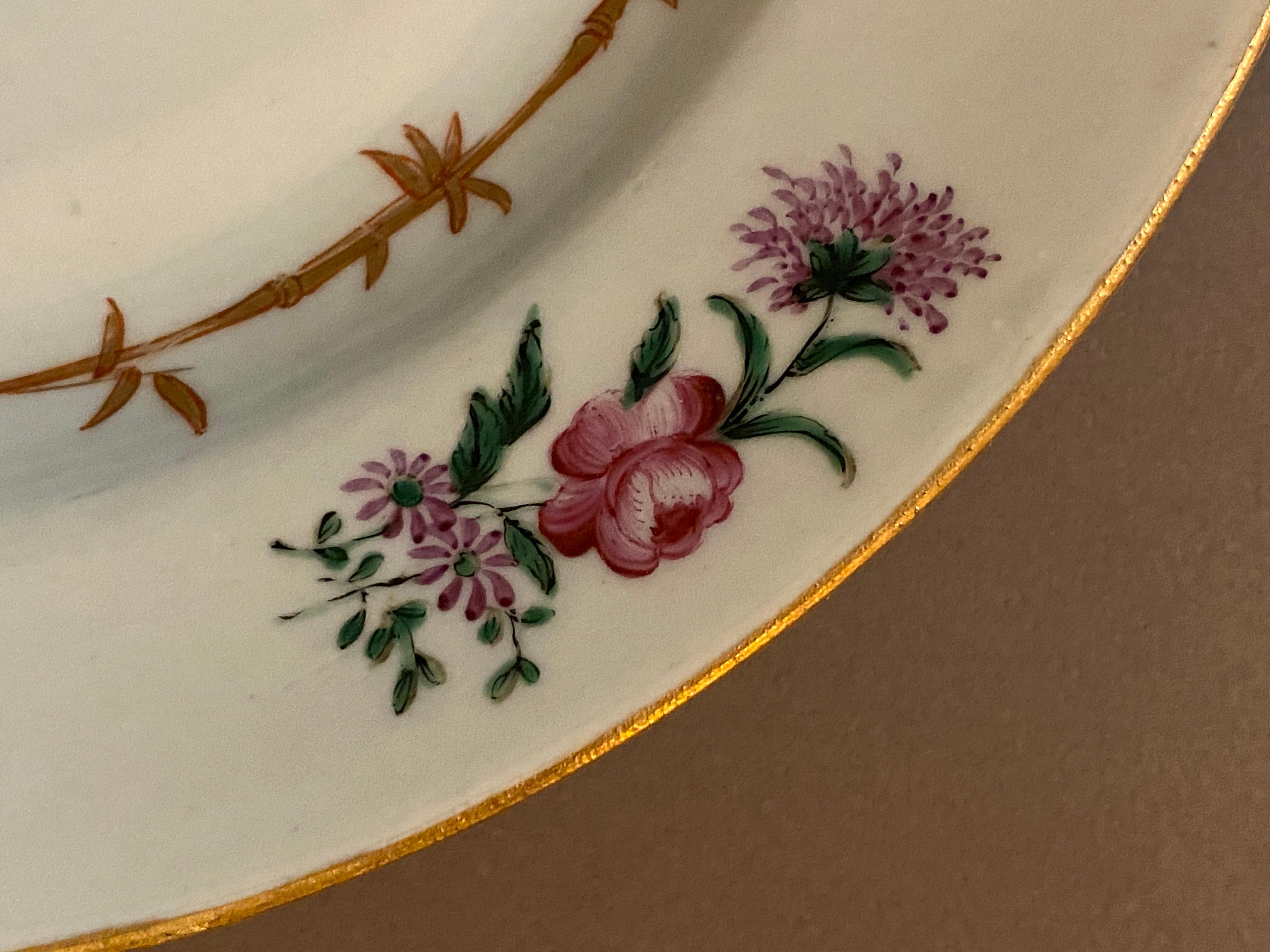 Paire d'assiettes en porcelaine de la Compagnie de Chine de l'Est des Indes du 18e siècle en vente 9