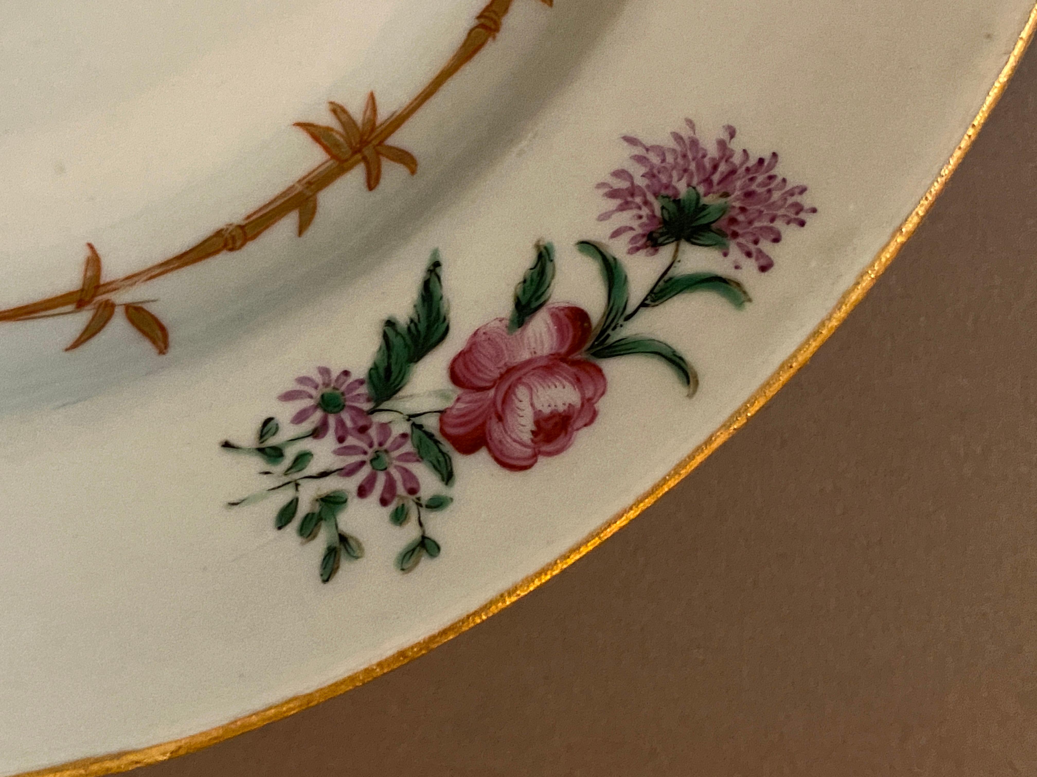 Paire d'assiettes en porcelaine de la Compagnie de Chine de l'Est des Indes du 18e siècle en vente 10