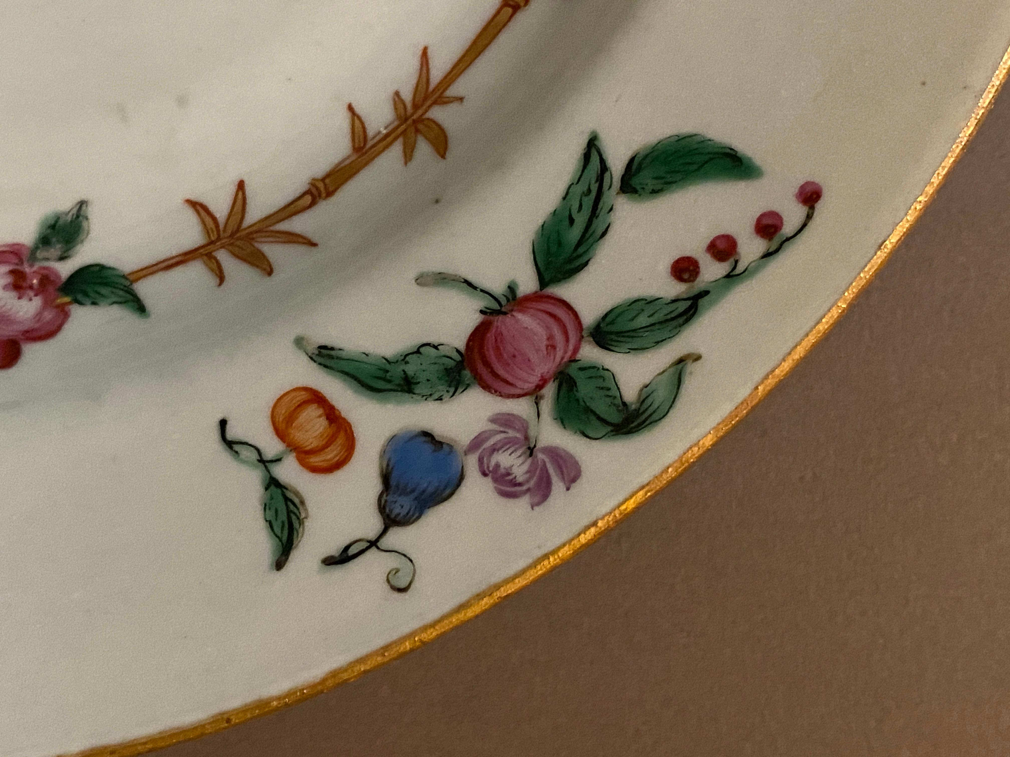 Paire d'assiettes en porcelaine de la Compagnie de Chine de l'Est des Indes du 18e siècle en vente 11