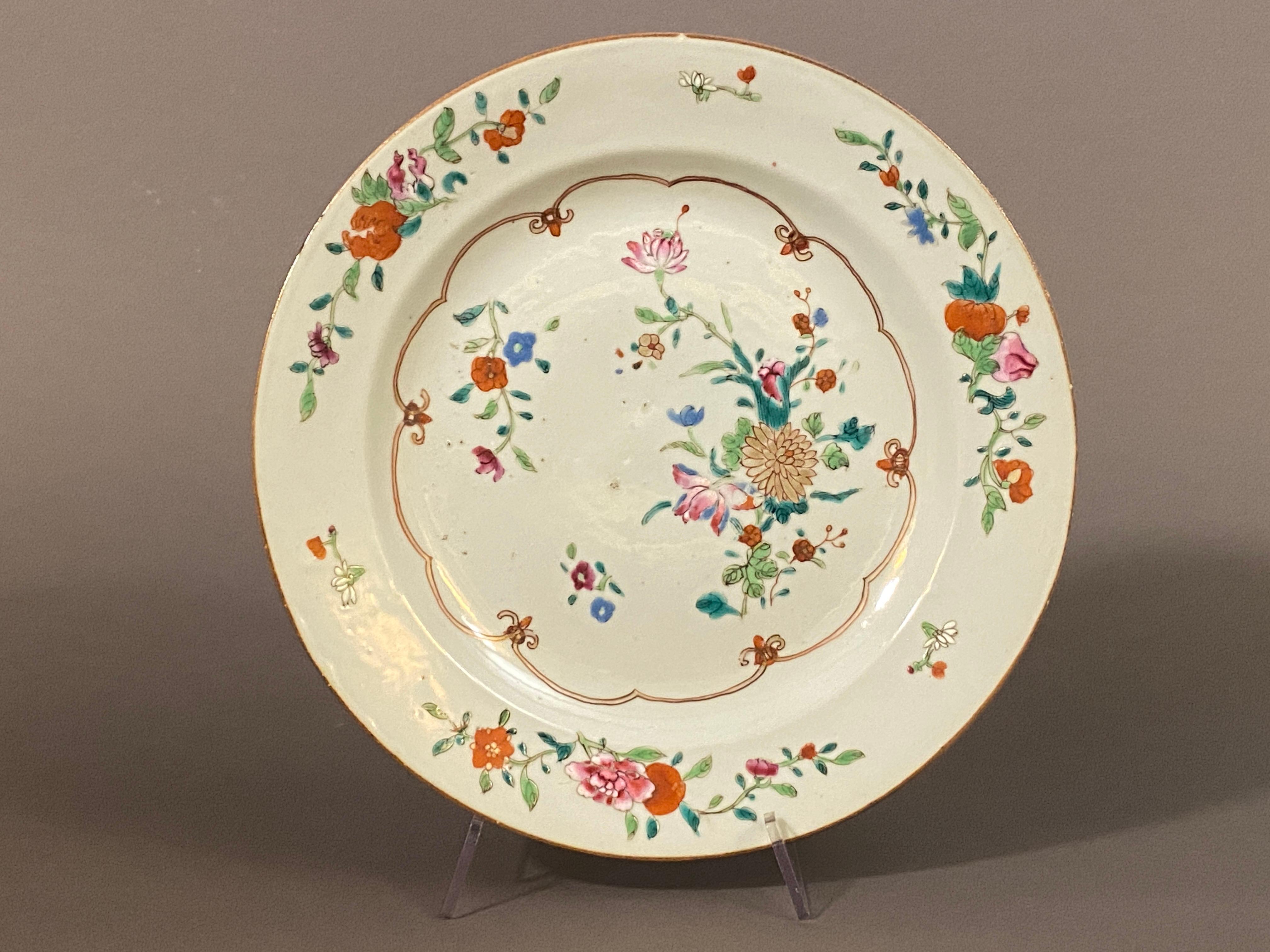 Pair of 18th Century China East India Company Porcelain Plates In Good Condition For Sale In PARIS, FR
