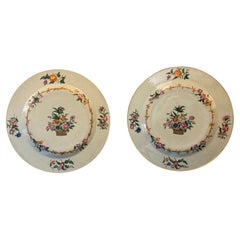 Pareja de platos de porcelana de la Compañía de las Indias Orientales de China del siglo XVIII