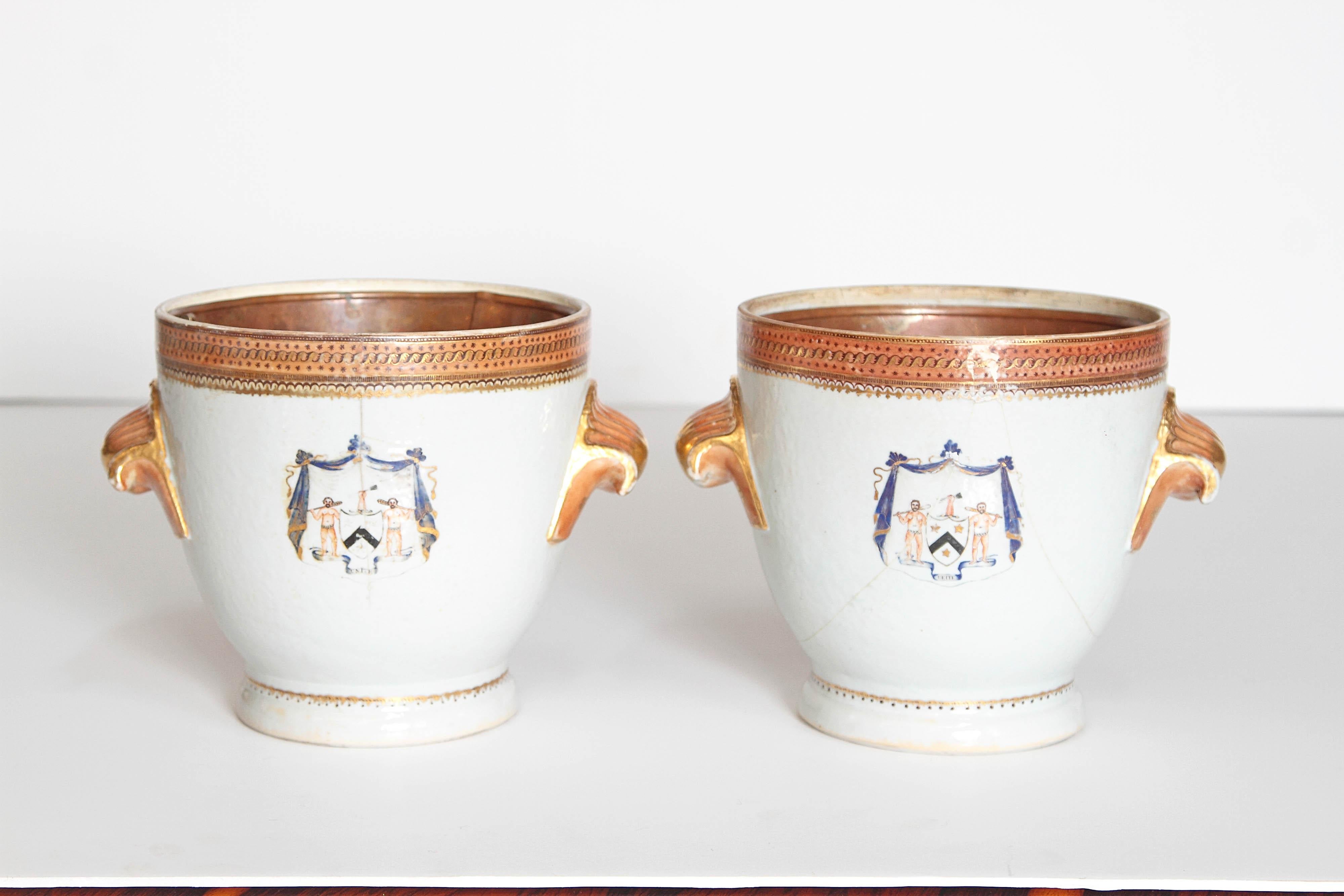 Pair of 18th Century Chinese Export Armorial Wine Coolers In Distressed Condition In Dallas, TX