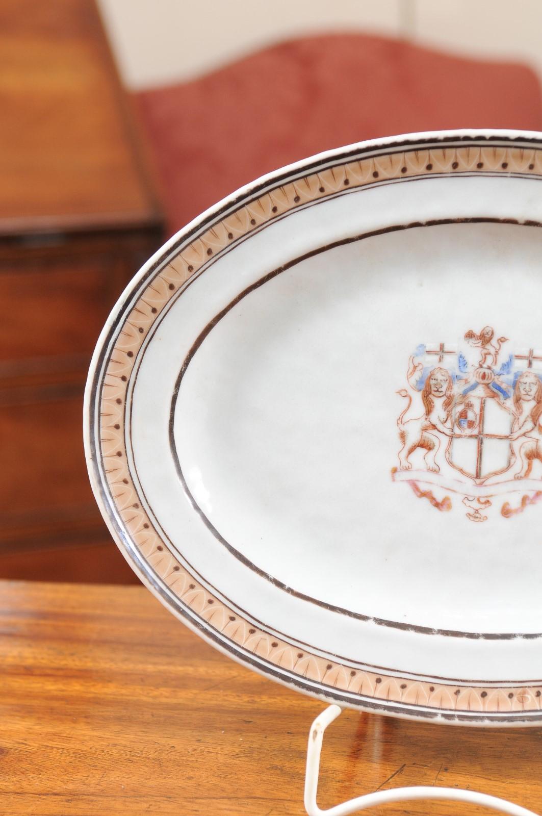 Pair of 18th Century Chinese Export Porcelain Platters with Armorial Crests For Sale 2