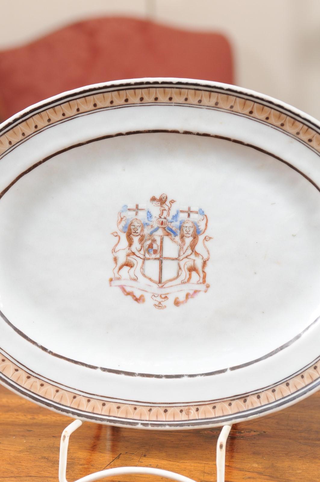 Pair of 18th Century Chinese Export Porcelain Platters with Armorial Crests For Sale 3