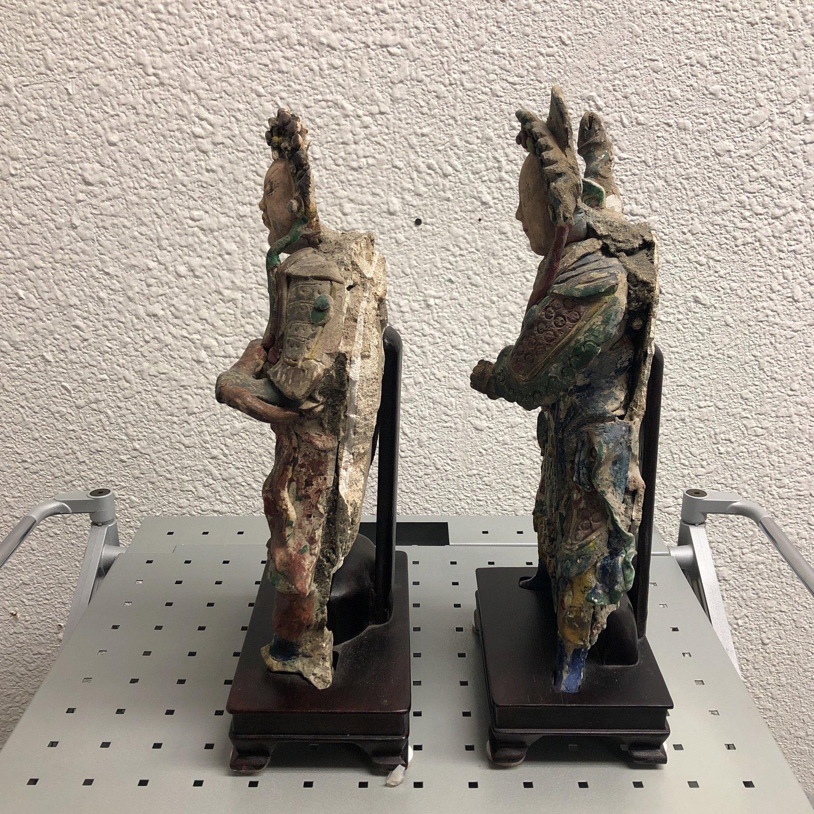 Pair of 18th Century Chinese Funerary Palace Guards For Sale 1