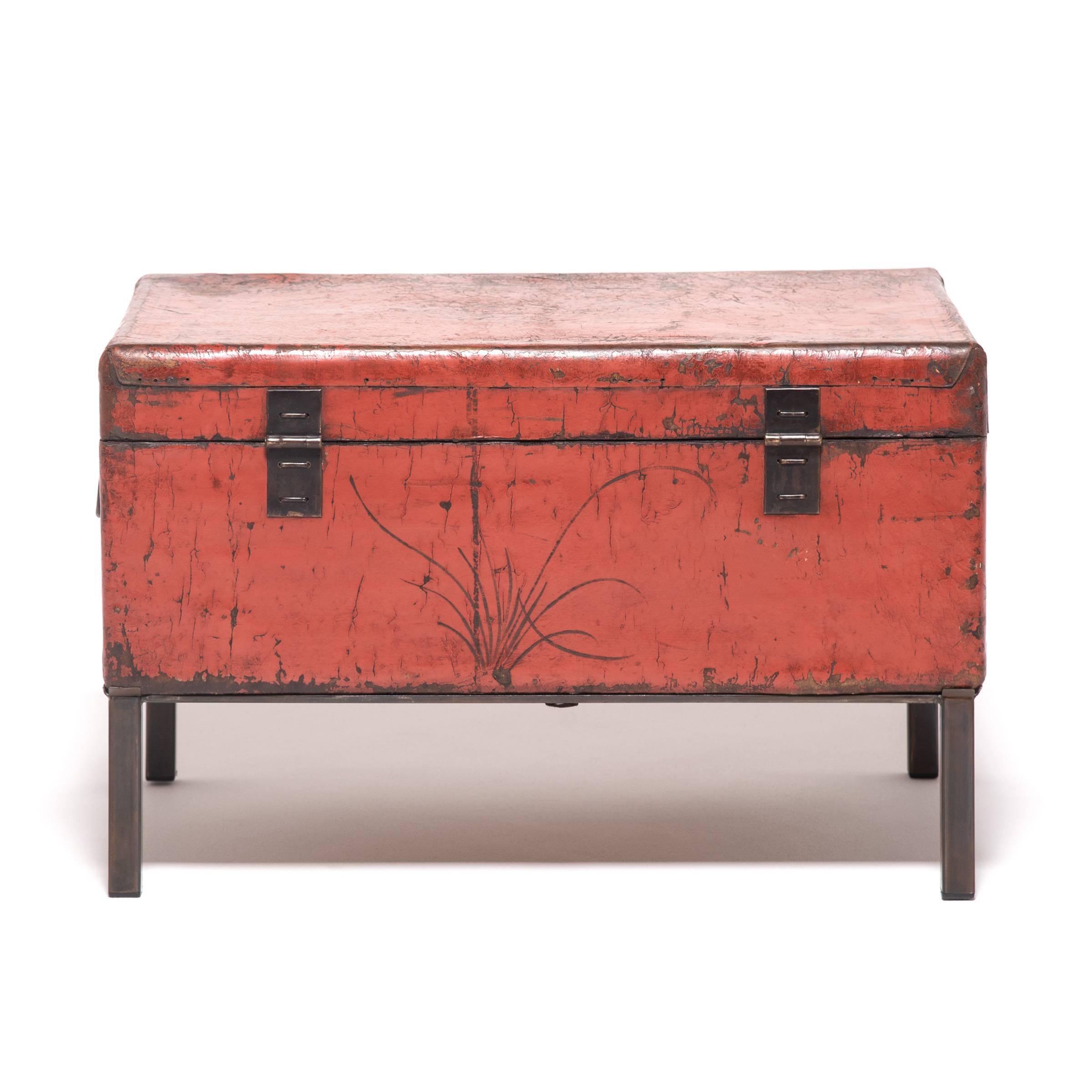 Pair of 18th Century Chinese Red and Gilt Lacquered Trunks 9