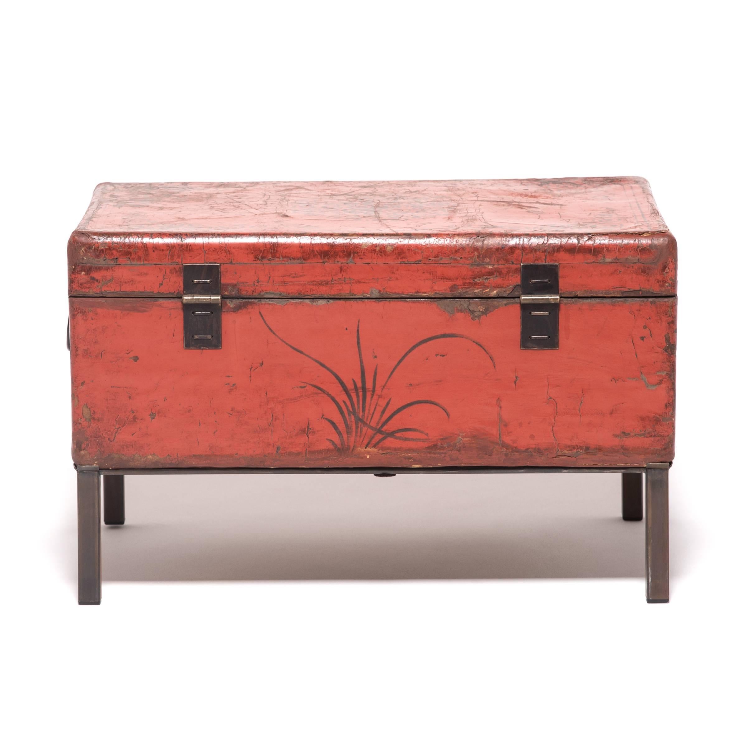 Pair of 18th Century Chinese Red and Gilt Lacquered Trunks 1