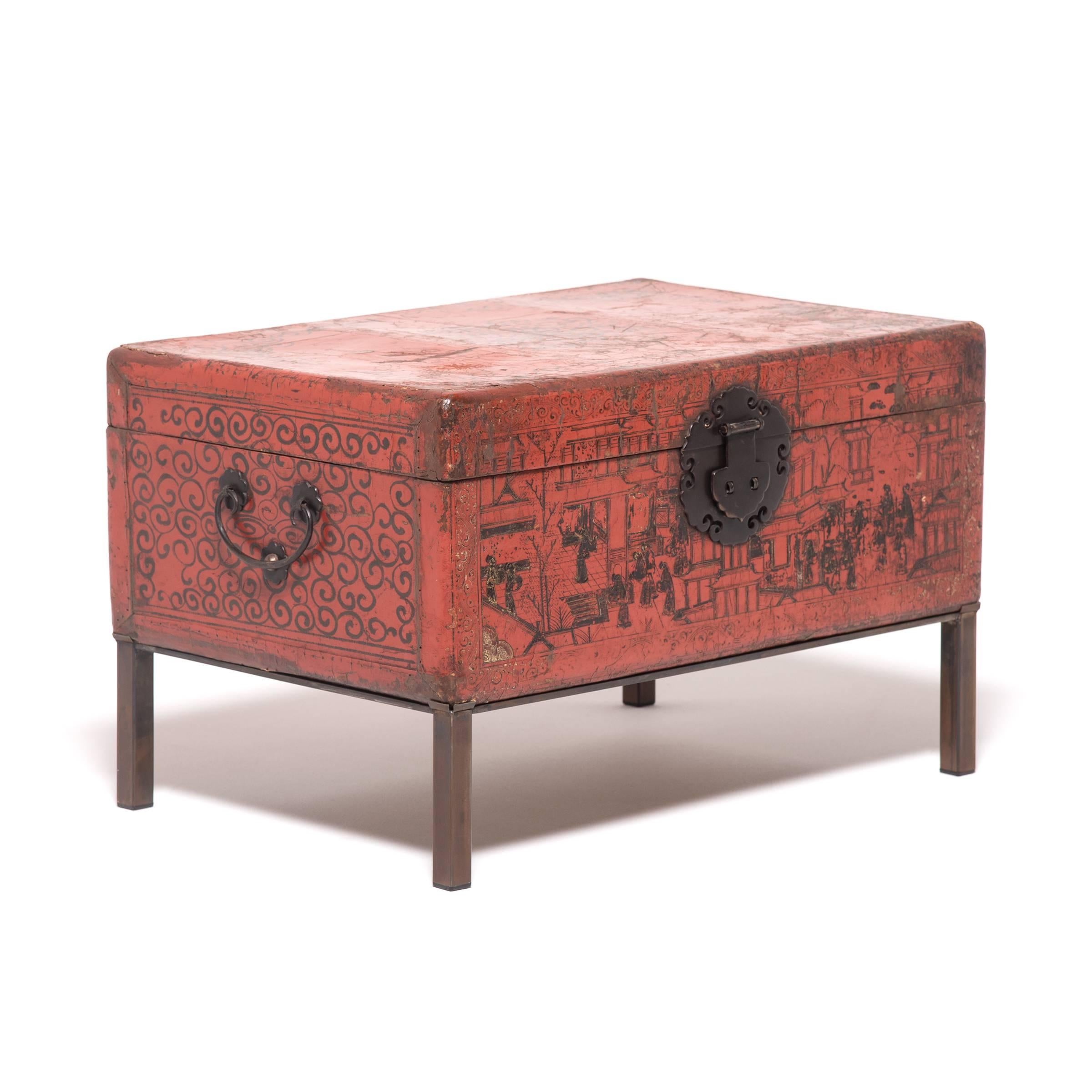 Pair of 18th Century Chinese Red and Gilt Lacquered Trunks 2