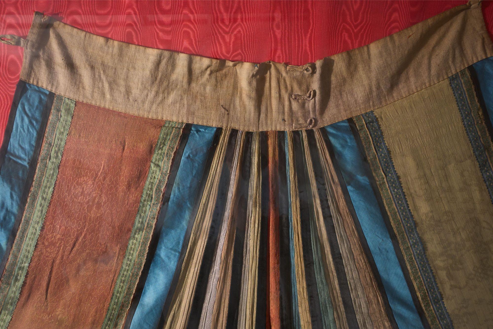 Pair of 18th century Chinese silk ceremonial dresses 1