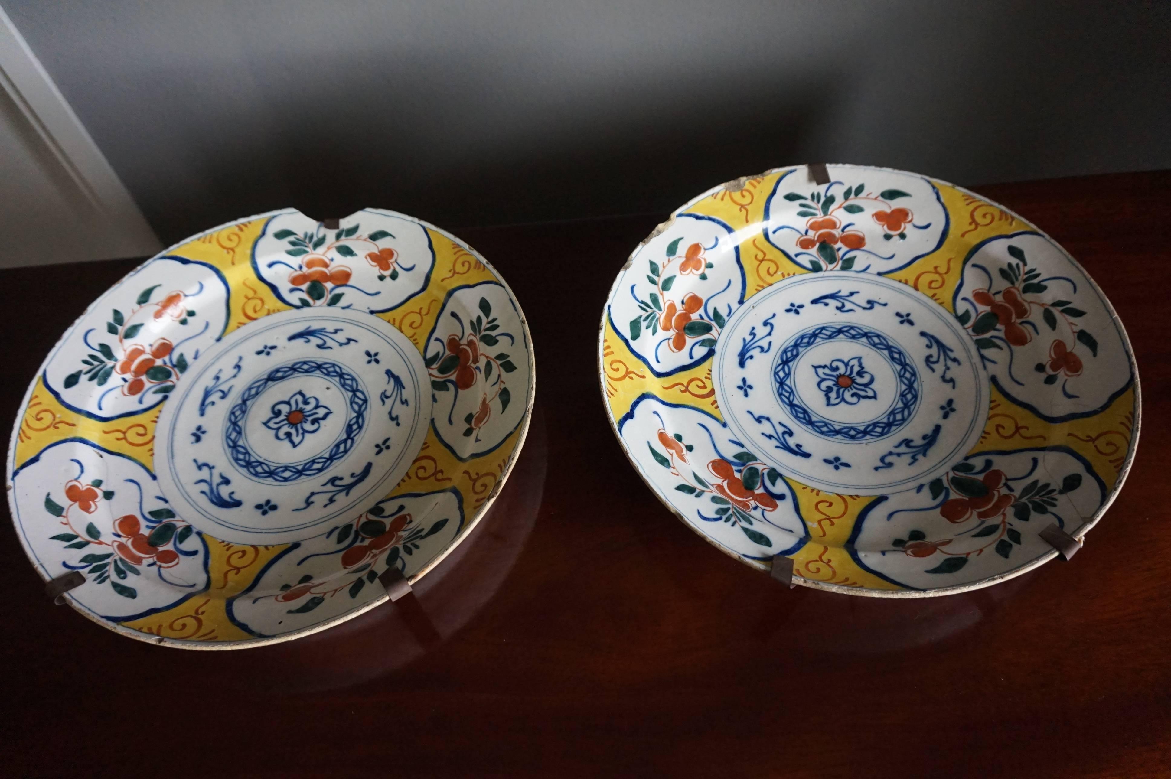 Pair of 18th Century Chinese Style Dutch Ceramic Plate Chargers with Rare Yellow For Sale 13