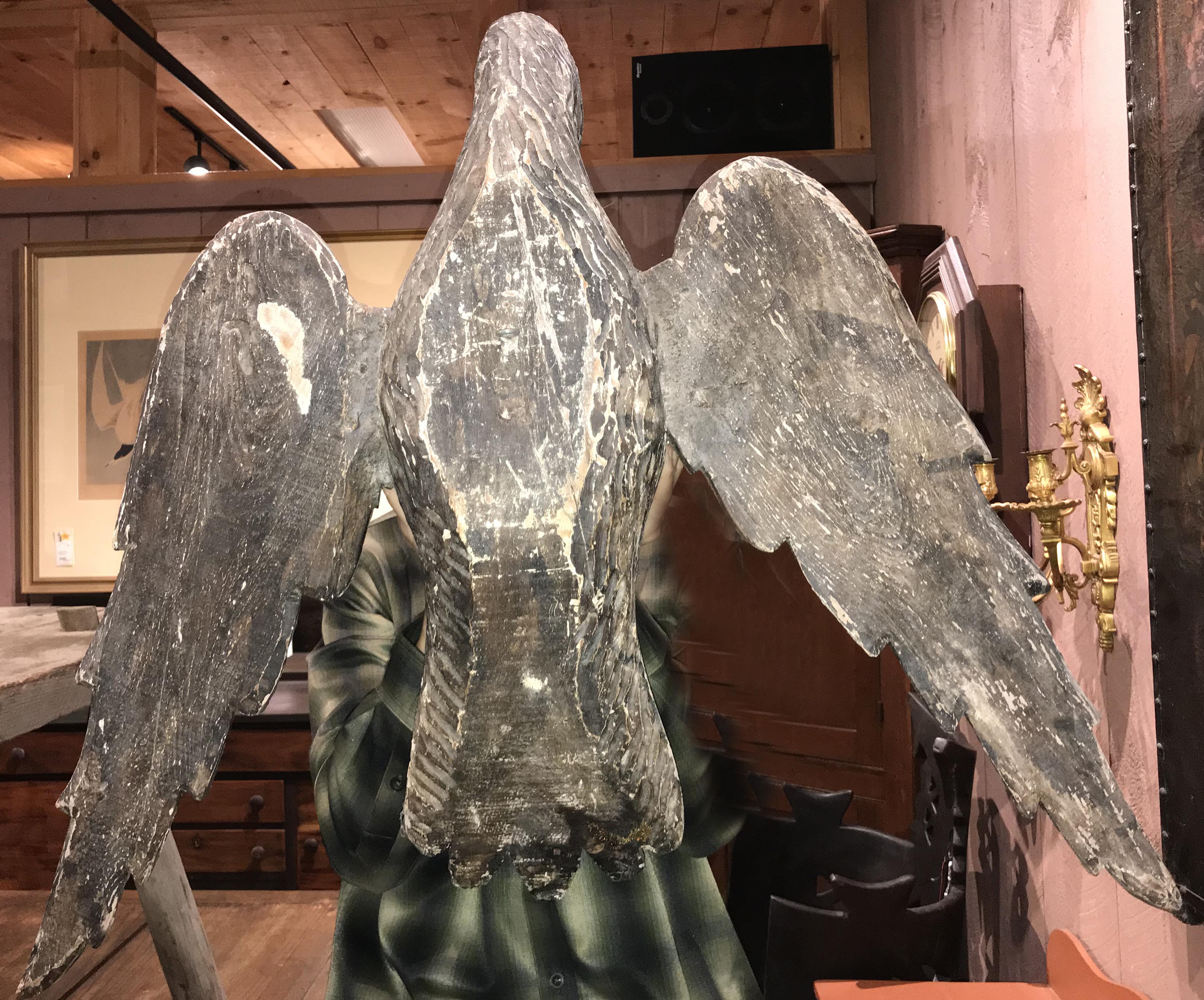 Pair of 18th Century Continental Carved Wooden Eagles In Good Condition In Milford, NH