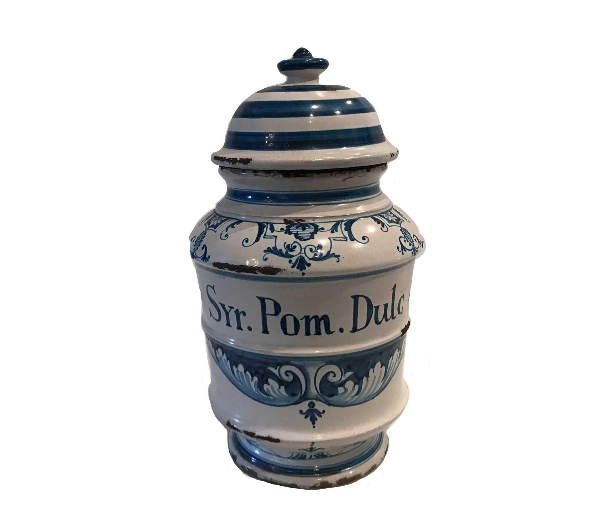 Pair of 18th Century Delft Blue and White Porcelain Jars with Lids For Sale 1