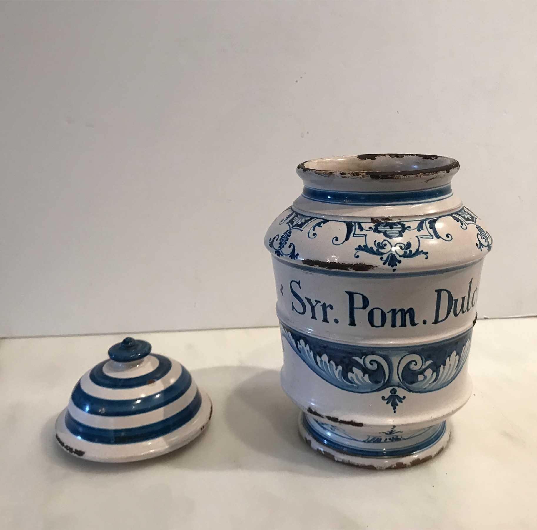 Pair of 18th Century Delft Blue and White Porcelain Jars with Lids For Sale 2