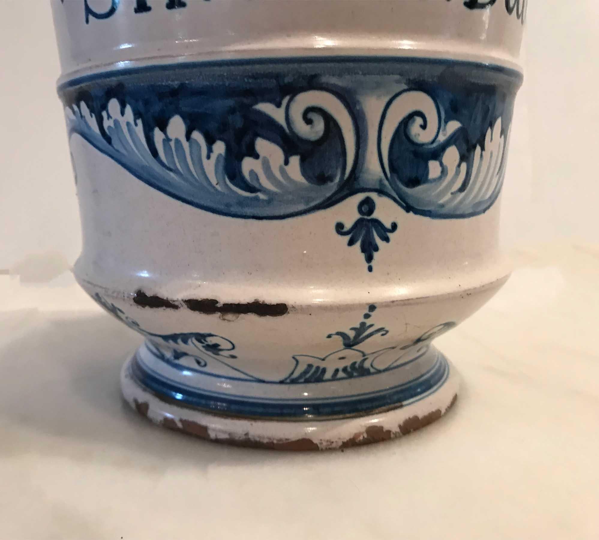Pair of 18th Century Delft Blue and White Porcelain Jars with Lids For Sale 3