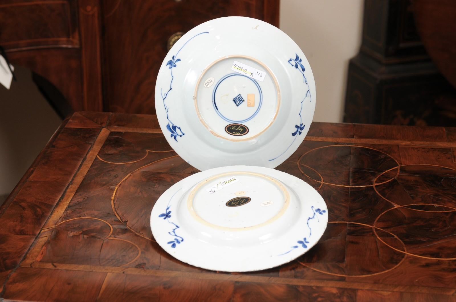 Paire d'assiettes de présentation de Delft bleu et blanc du 18ème siècle, vers 1780 en vente 1