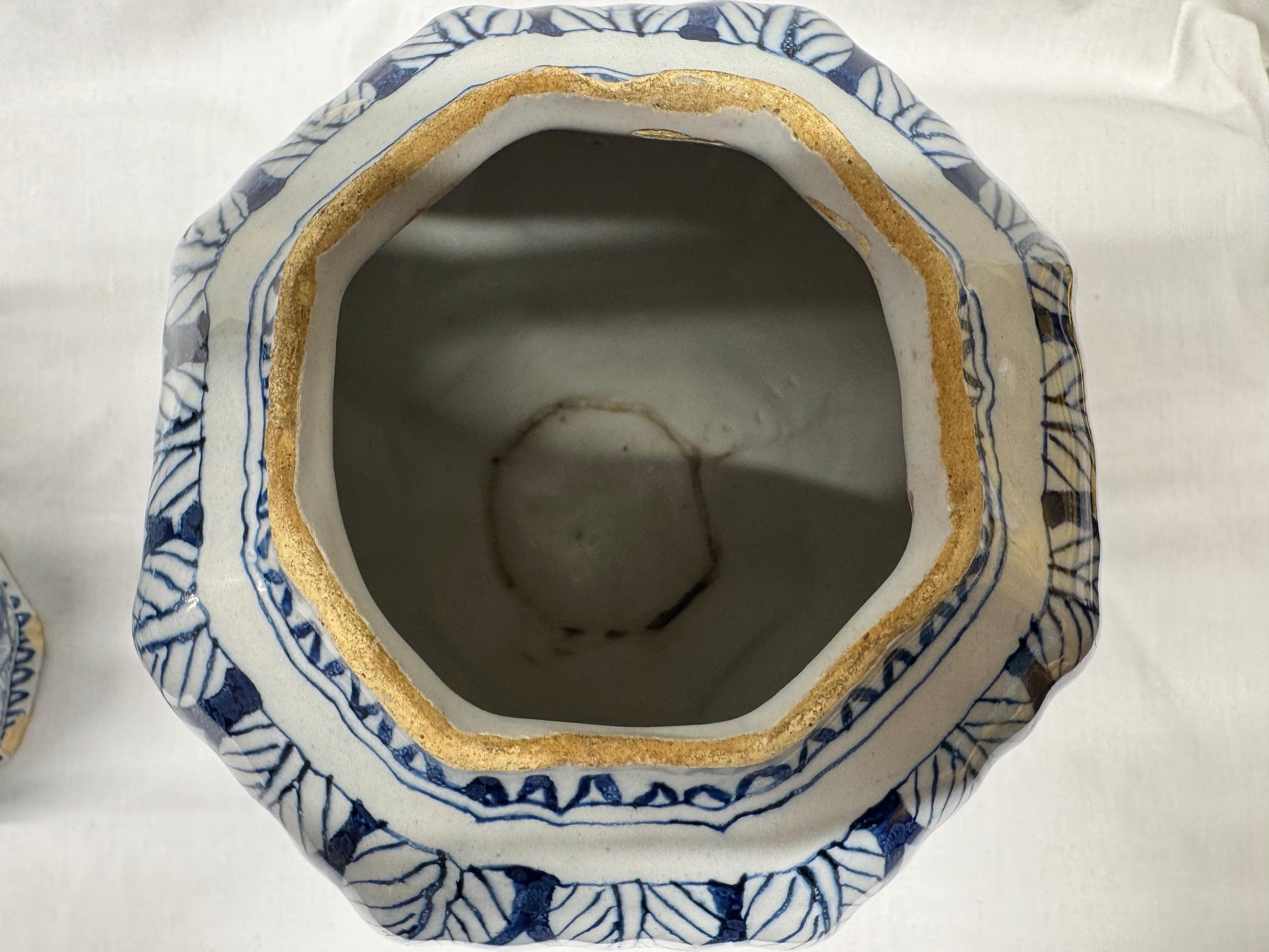Pareja de tarros de bulbos de Delft del siglo XVIII en venta 6