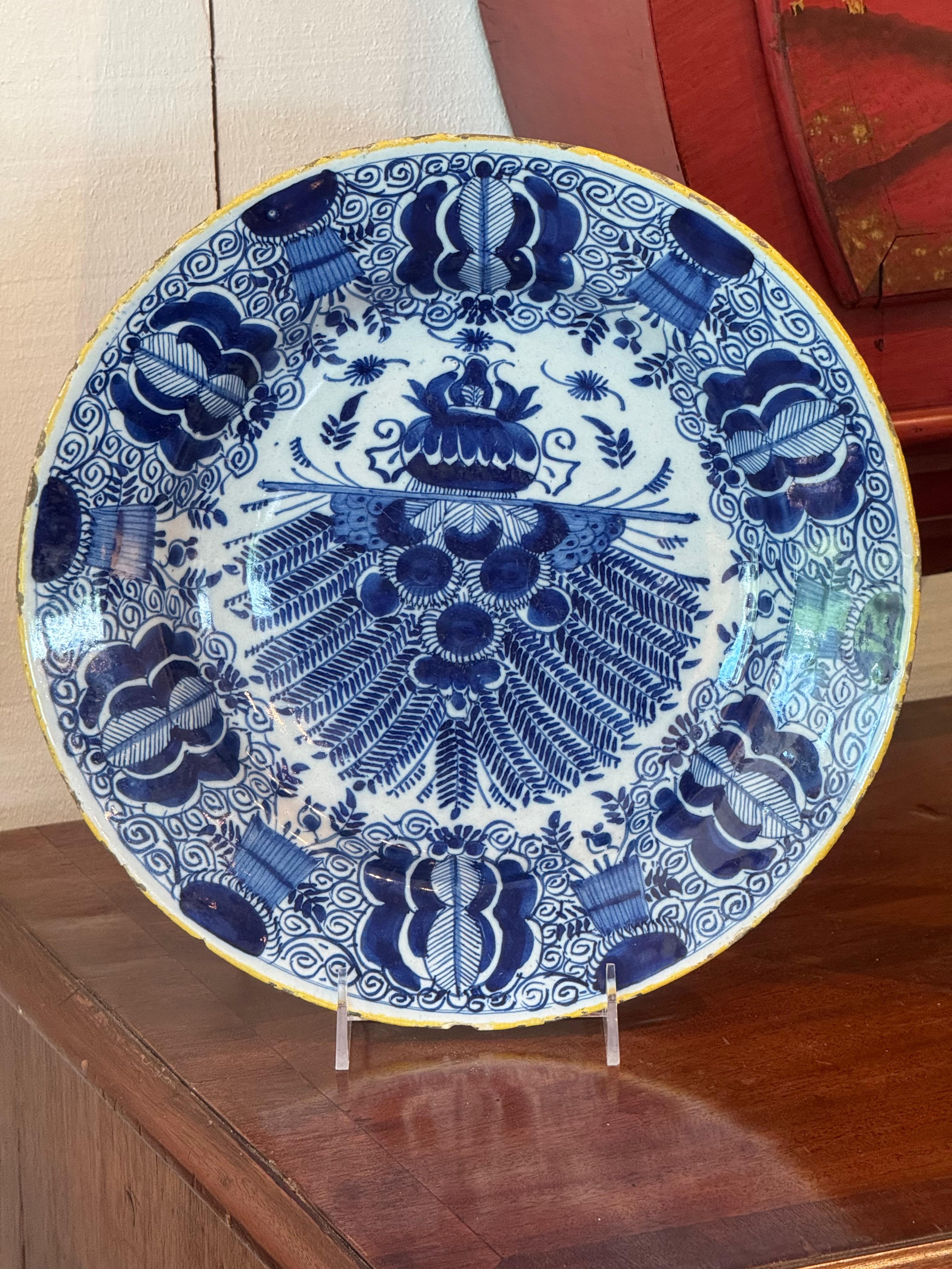 Paire de chargeurs Delft du 18e siècle à décor bleu en vente 5