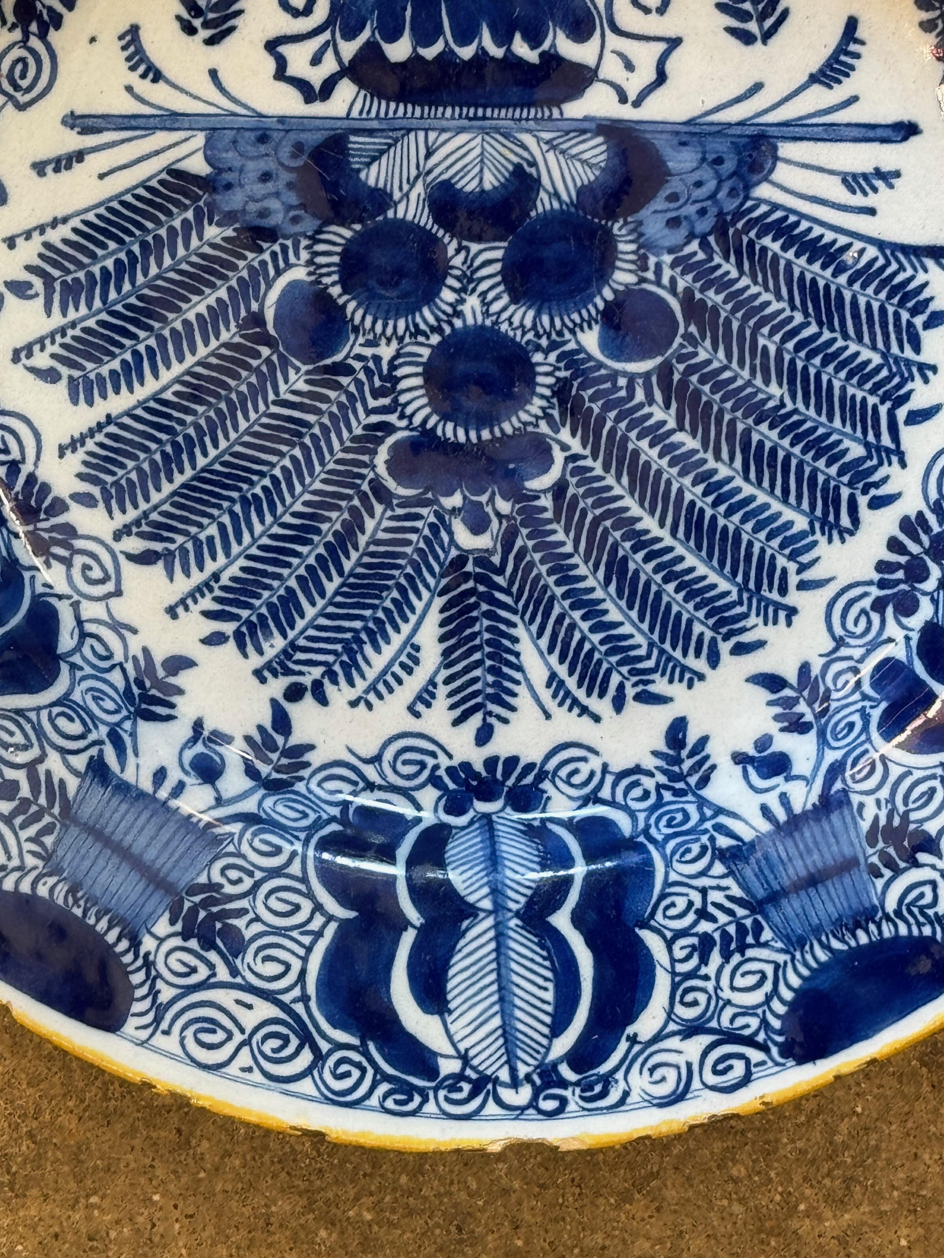 Faïence de Delft Paire de chargeurs Delft du 18e siècle à décor bleu en vente