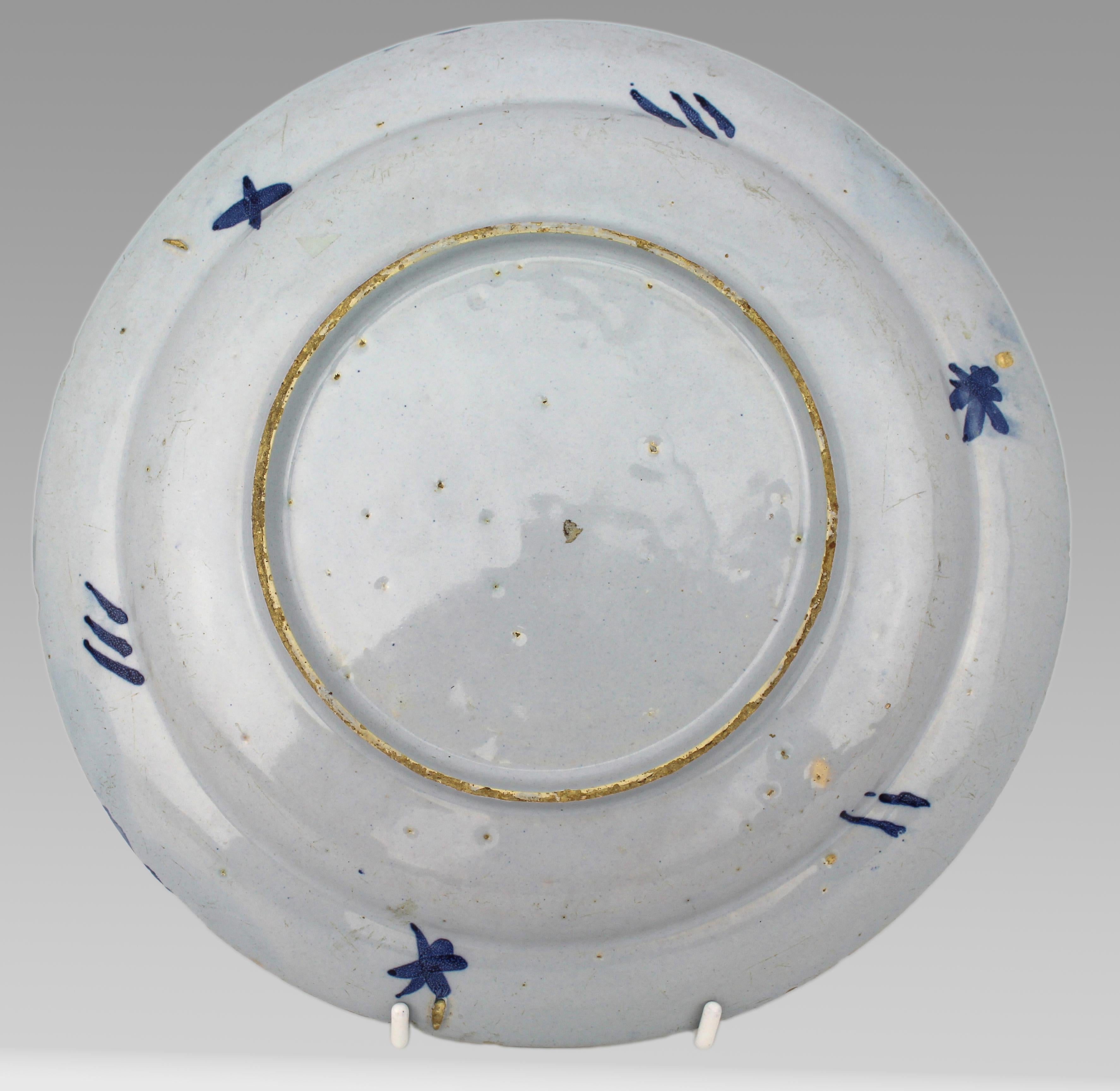Earthenware Pair of 18th Century Delft Plates – Chinoiserie & Floral Designs For Sale