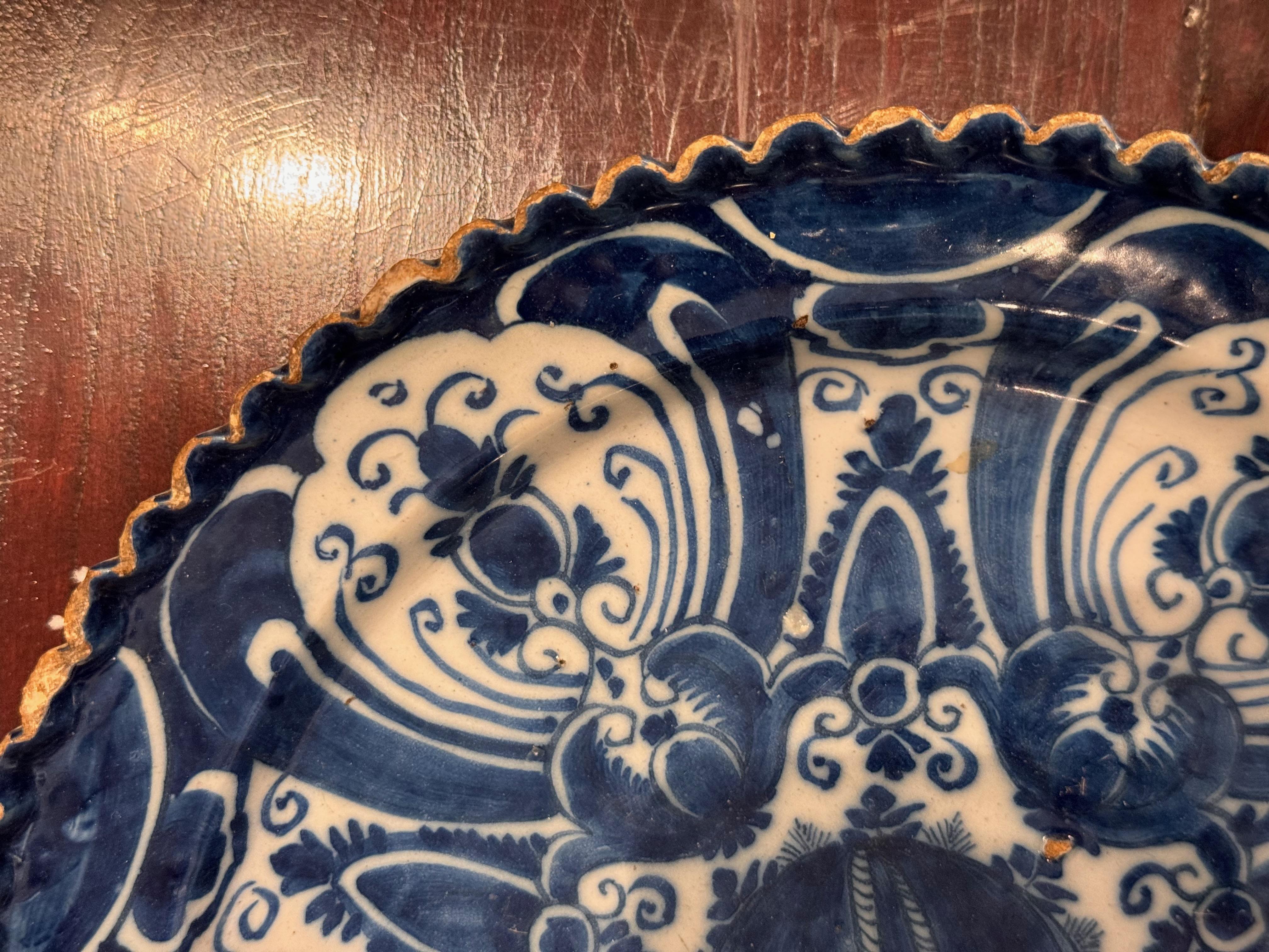 Pareja de platos de Delft del siglo XVIII en venta 3
