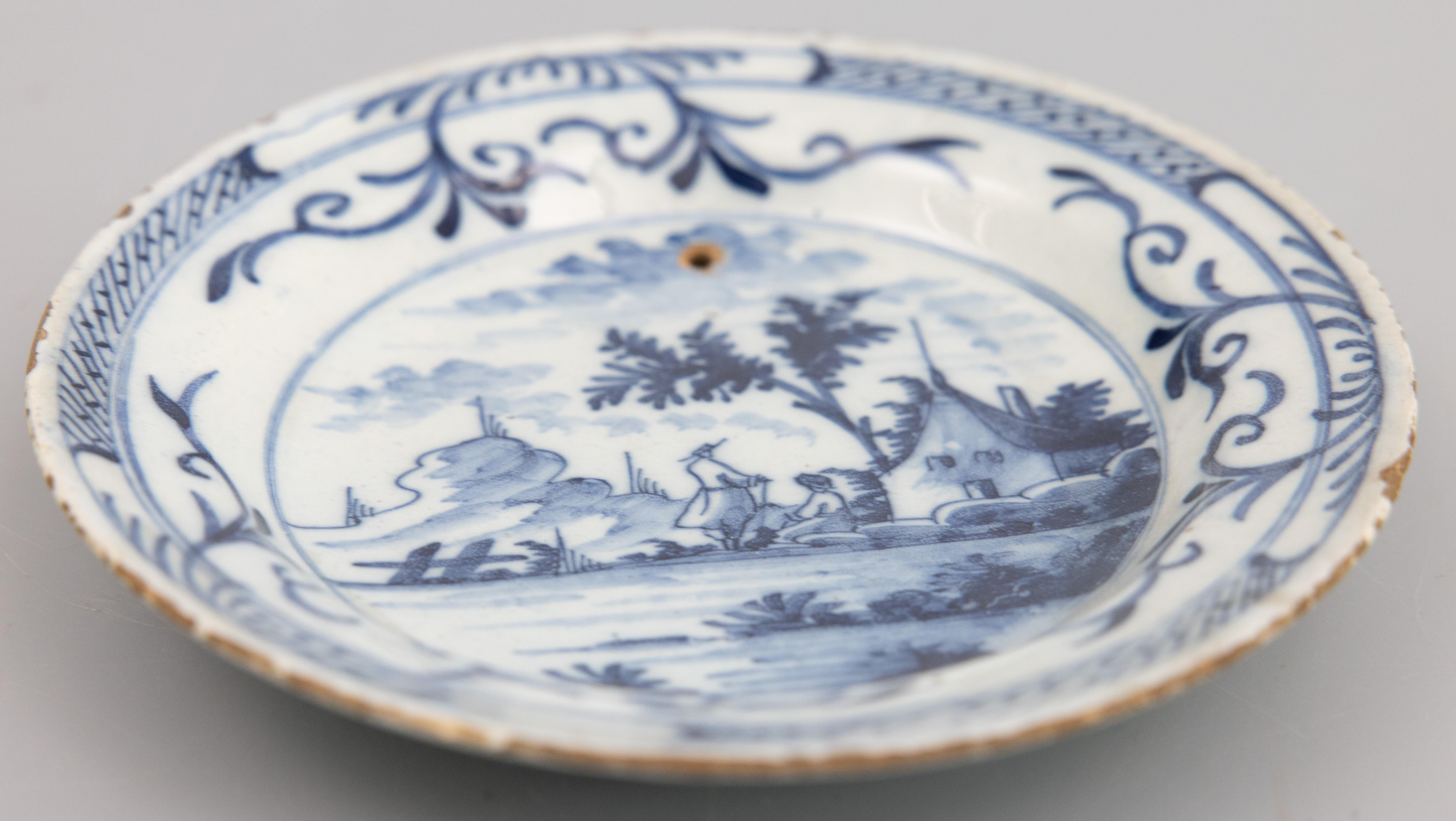 Pair of 18th Century Diminutive Dutch Delft Faience Chinoiserie Plates For Sale 4