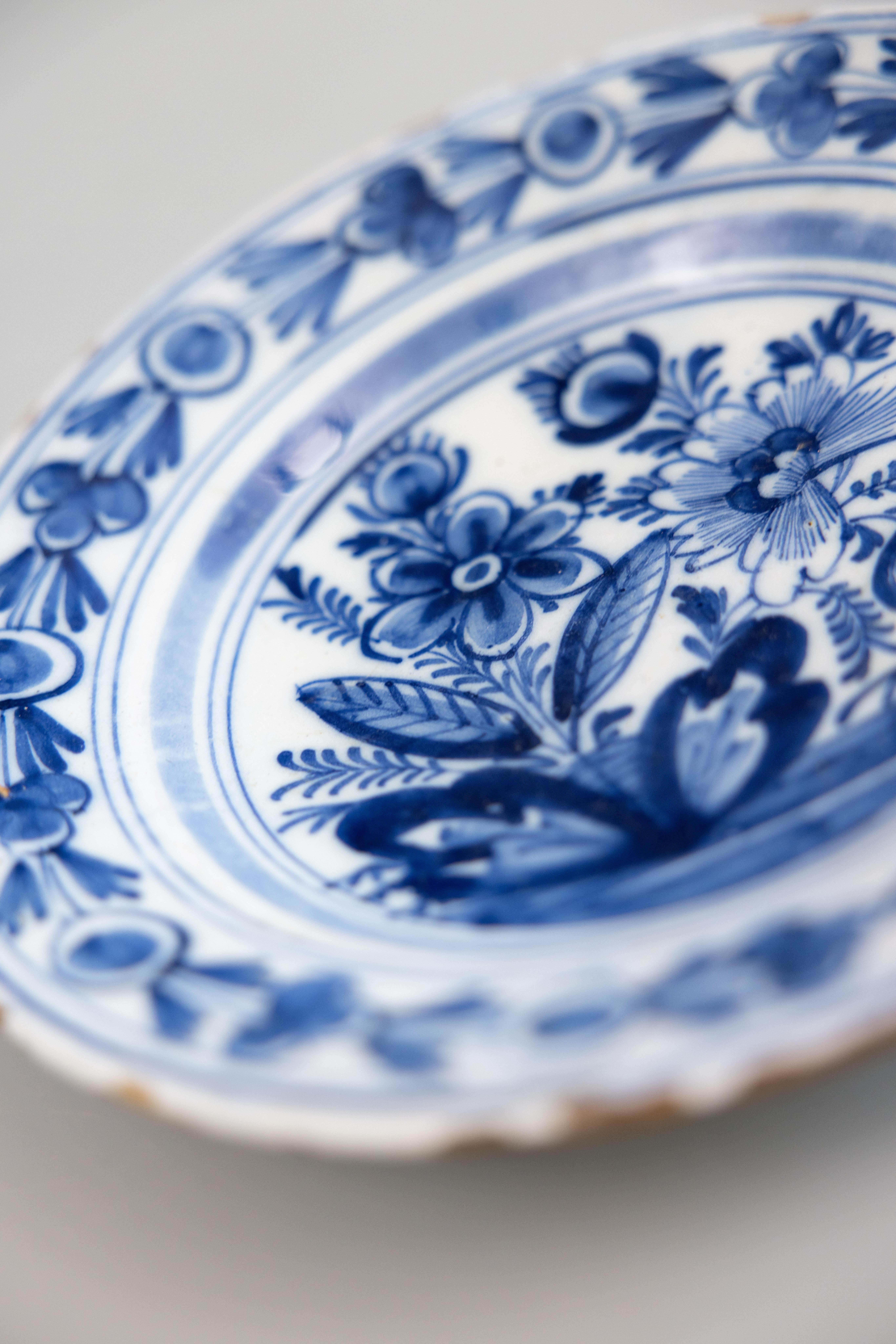 Pair of 18th Century Dutch Delft Faience Floral Plates For Sale 5