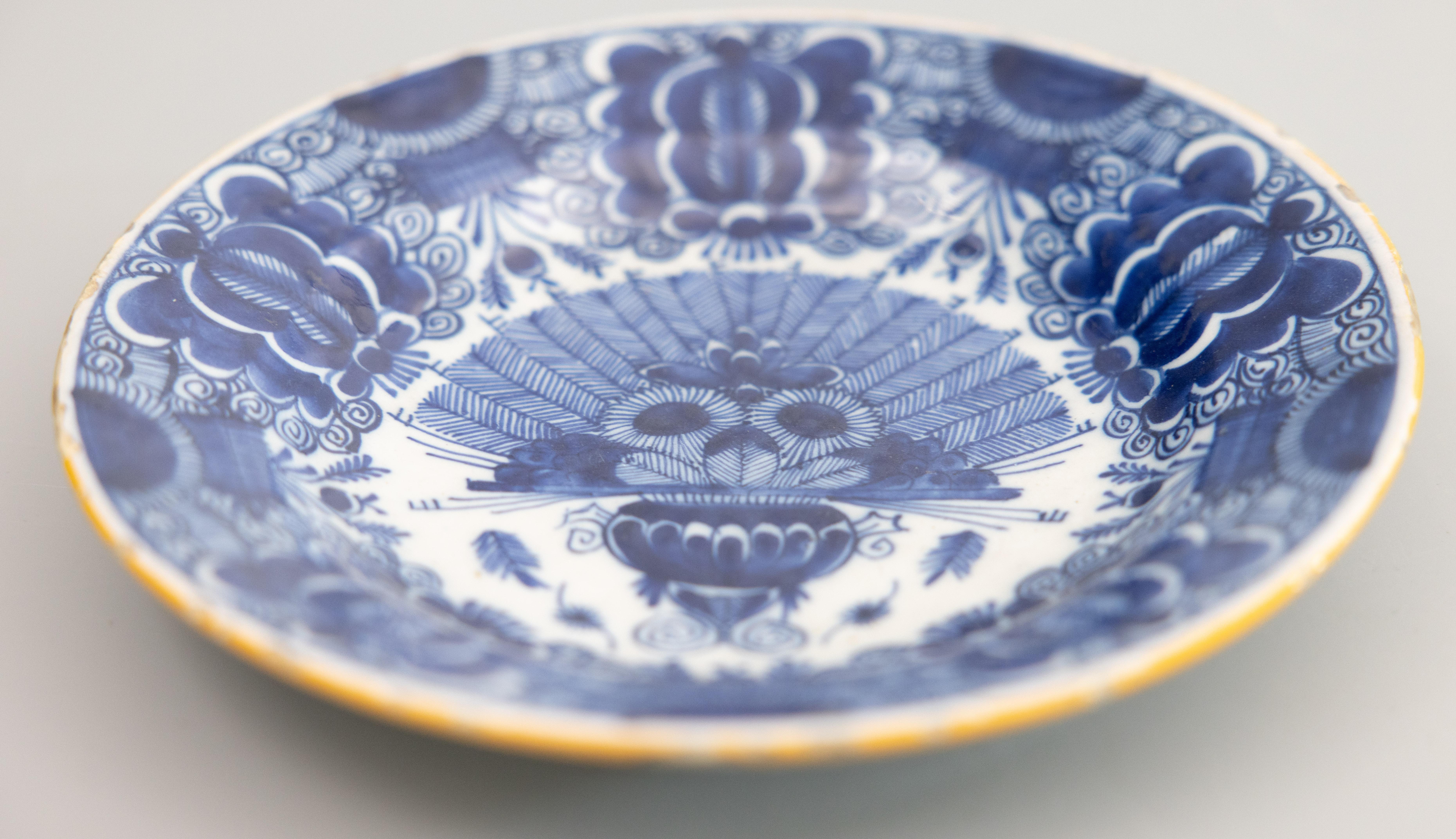 Pair of 18th Century Dutch Delft Faience Peacock Plates For Sale 1