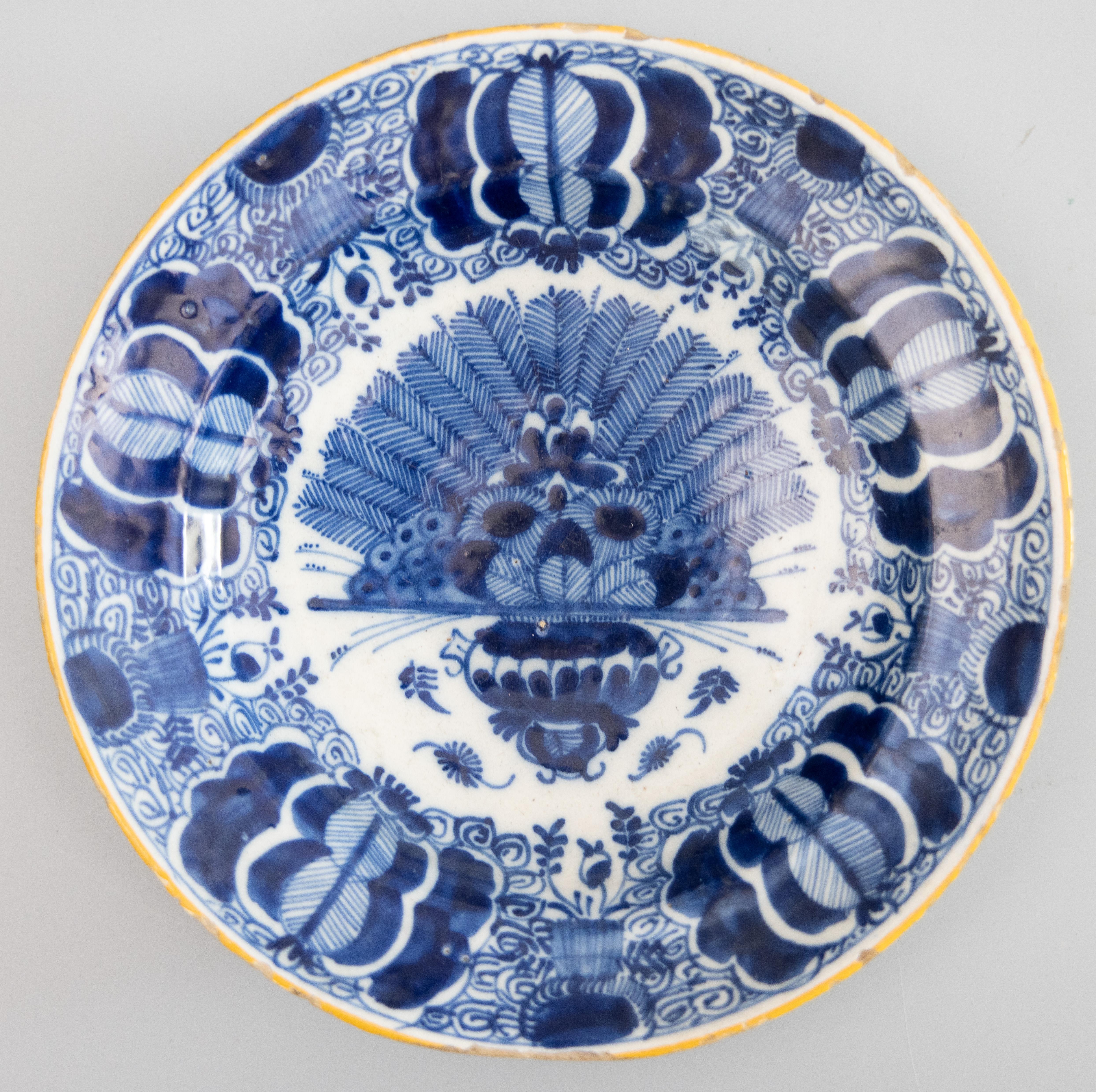 Pair of 18th Century Dutch Delft Faience Peacock Plates For Sale 3